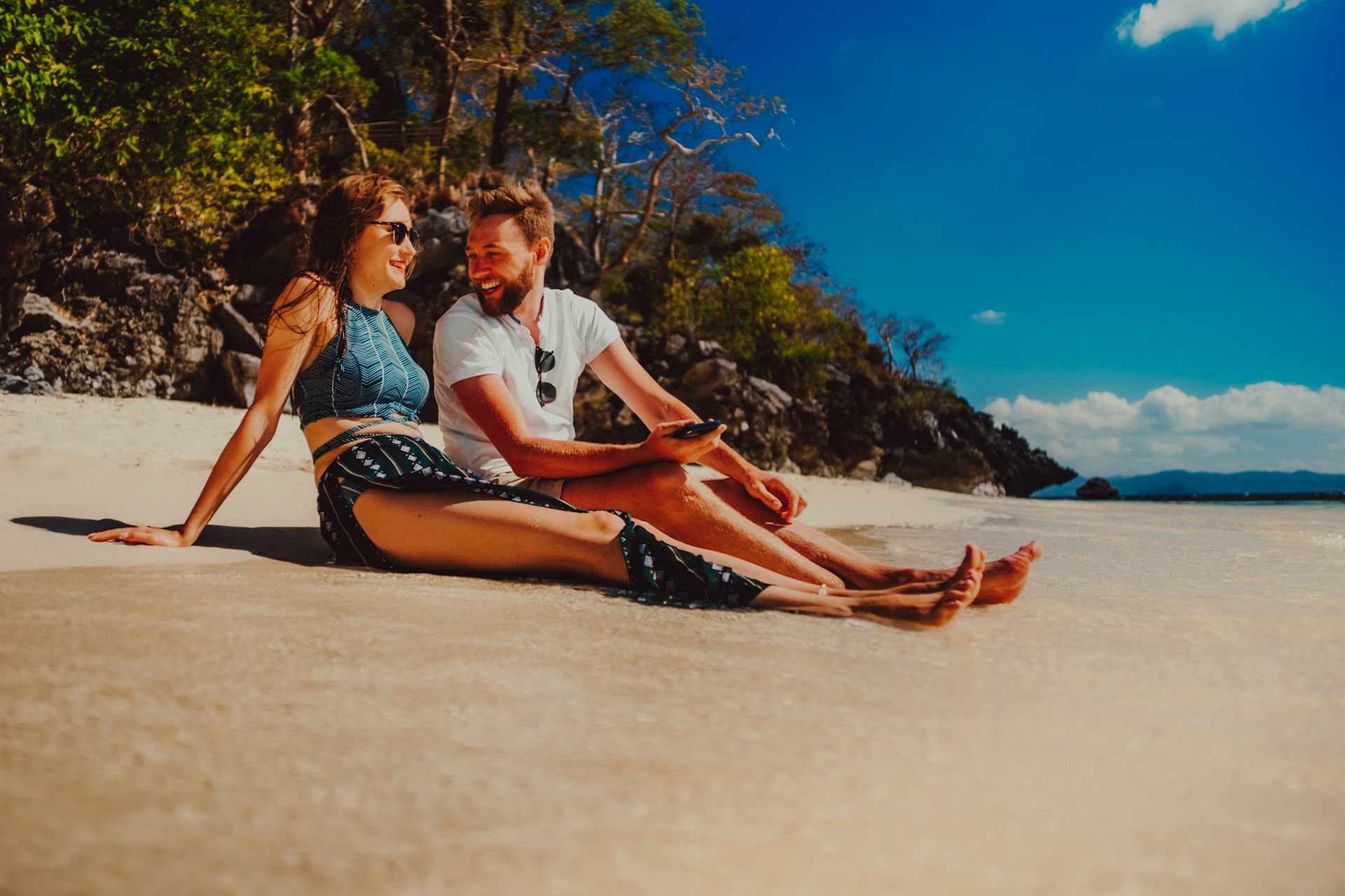 Chill honeymoon portraits on an idyllic tropical beach in El Nido, Palawan, Philippines, Southeast Asia, February 2019, Sony A7III.