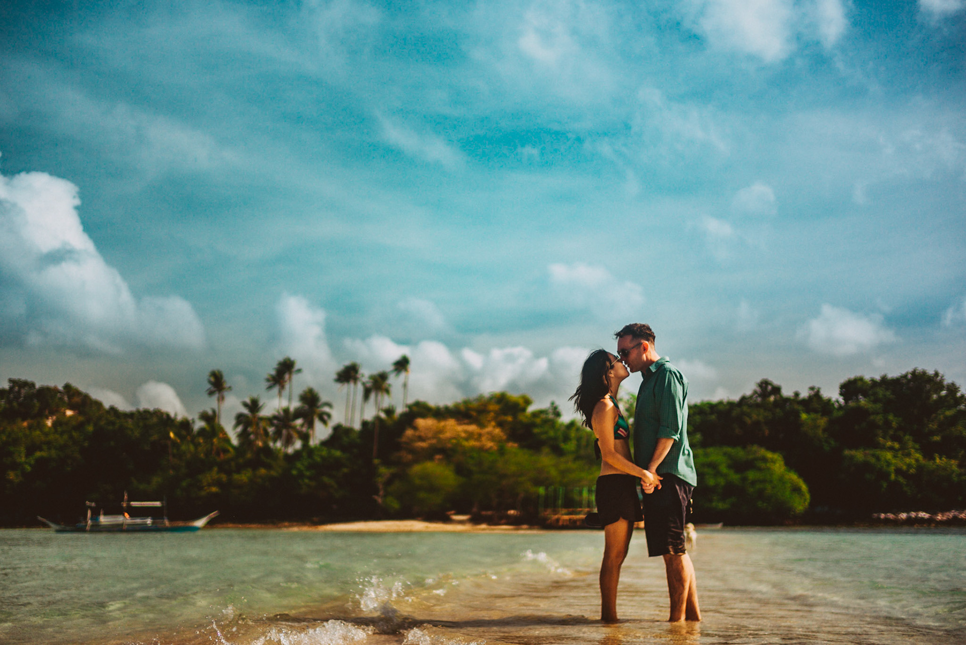 Couple photos in Snake Island with Vigan Island in the background, El Nido, Palawan, Philippines, Southeast Asia, January 2017, Leica M