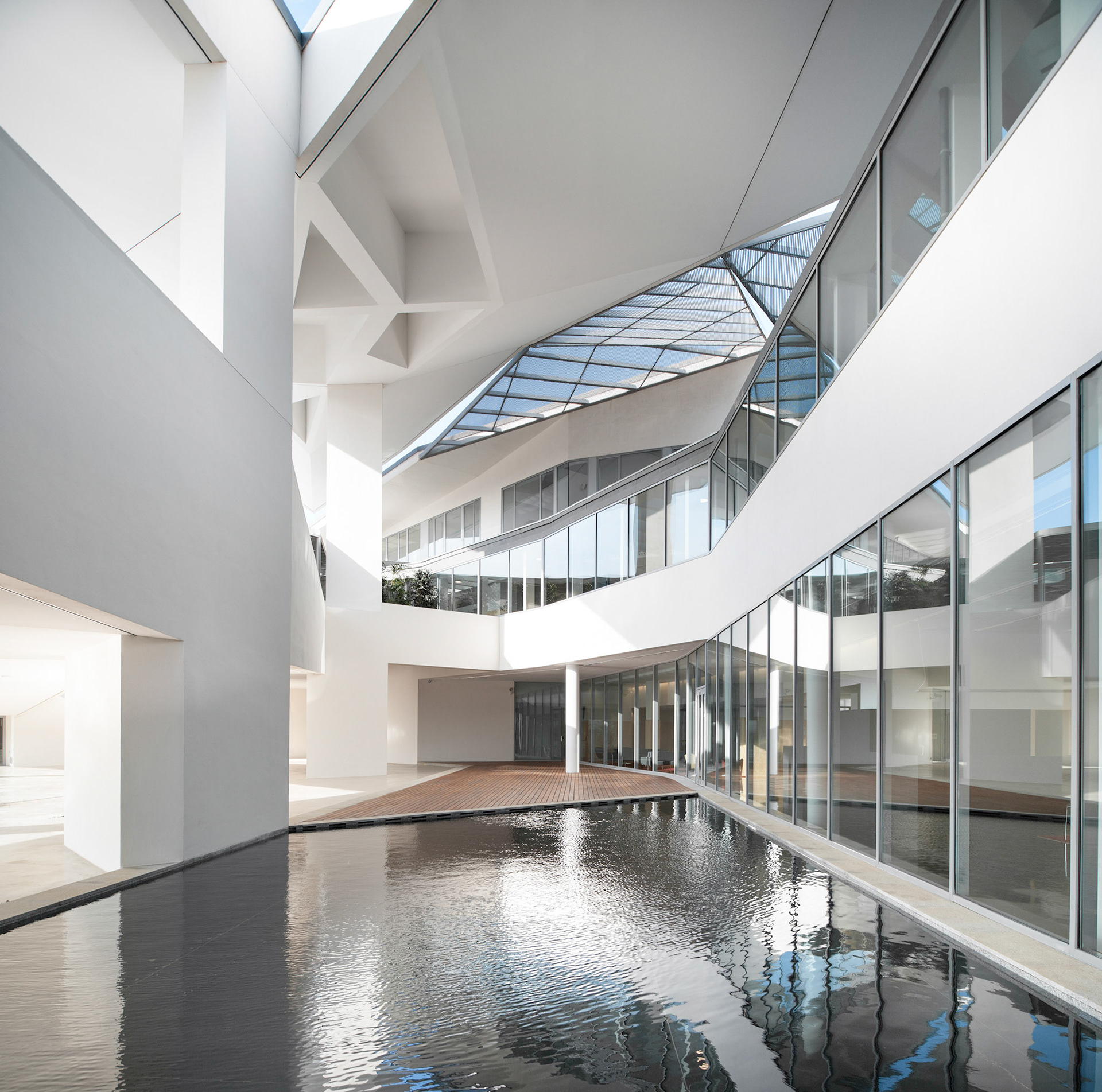 IMO - Ocular Microsurgery Institute / Barcelona, Spain / Josep Llinàs