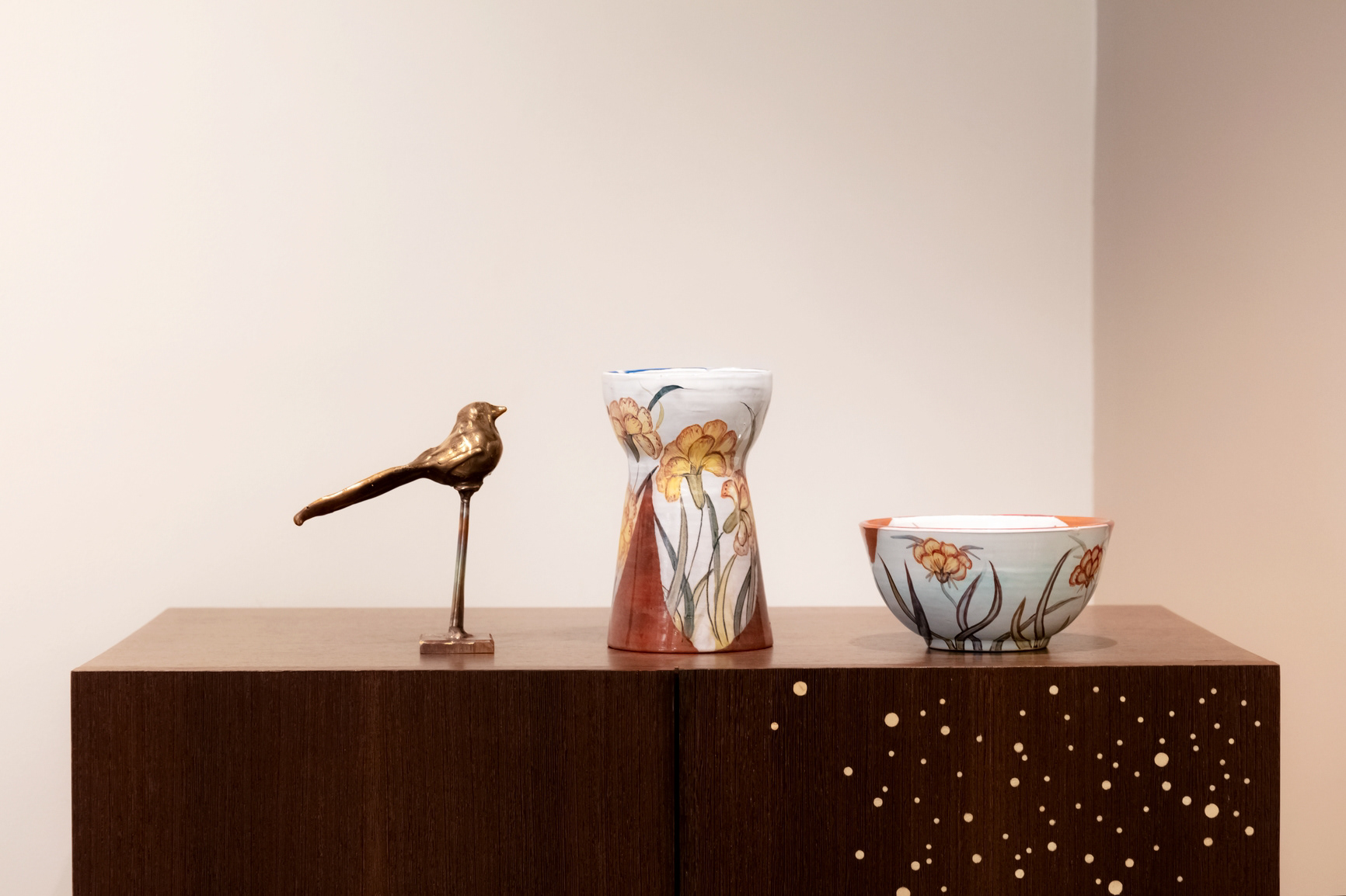 Bronze oiseau 480€ - Vase et bol en faïence 75€ et 45€