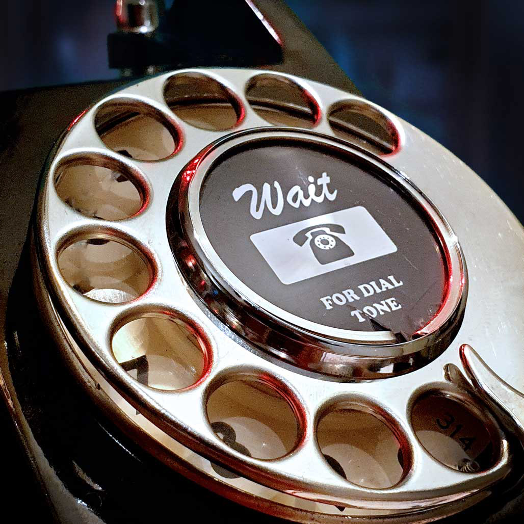 Chrome rotary dial - Wait for dial tone