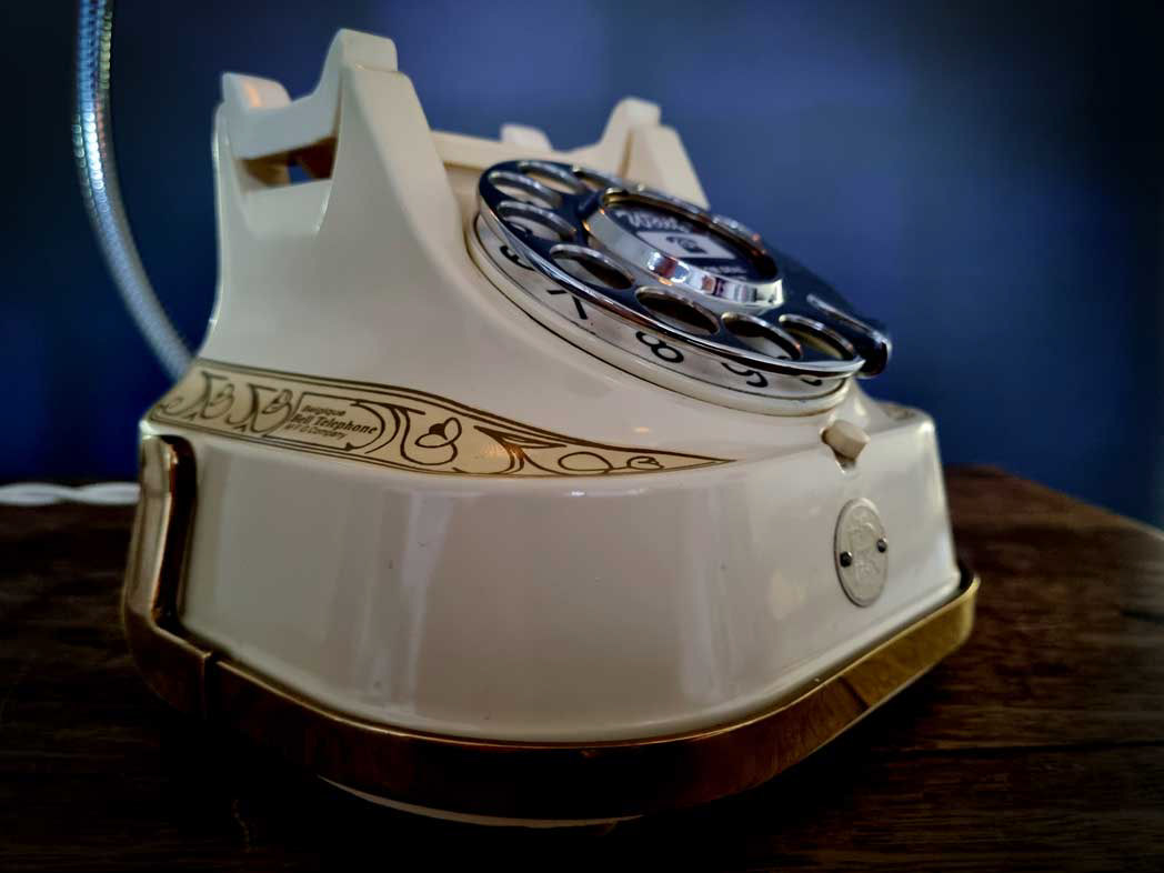 Brass carrying handle