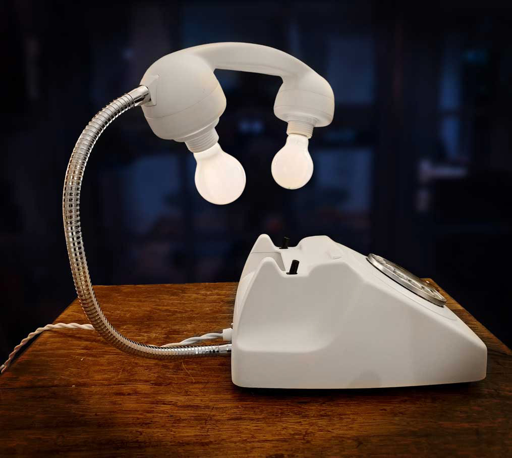 Flexible chrome arm to adjust the handset