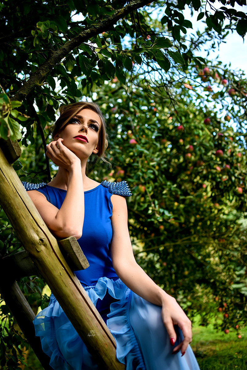 Modelka: Maja Suchecka :) Stylizacja Barbara Szymaniuk Sukienka: Kamila Wieczorek MUA: Jagoda Kaczmarek Fryzura: Piotr Rybarczyk Miejsce: Stary Młyn w Brzeźnicy Organizatorzy: Angelika Kubik i Karolina Ałdaś fot. Kinga Dziwota Kinga KD