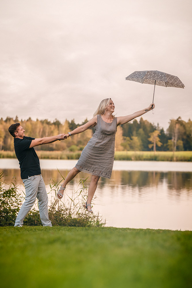 Paarshooting_Ibm_Heratinger_See_Hochzeitsfotografie_Thomas_Traschwandtner_Tau_Light_Media