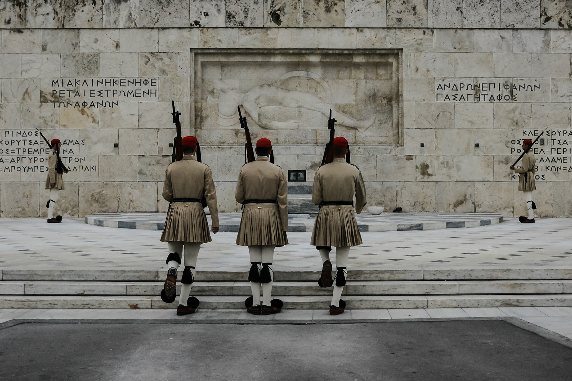 Wache am Mahnmal in Athen
