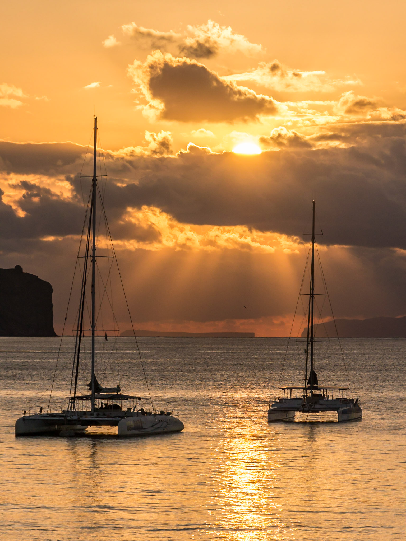 Sonnenaufgang im Hafen von Funchal