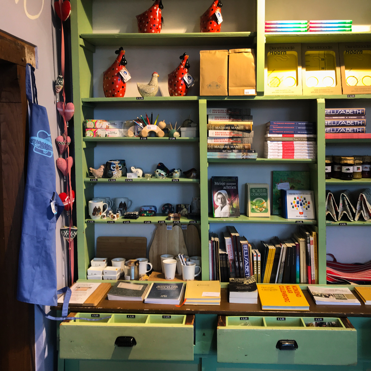 Te koop in het Elizabeth Weeshuismuseum