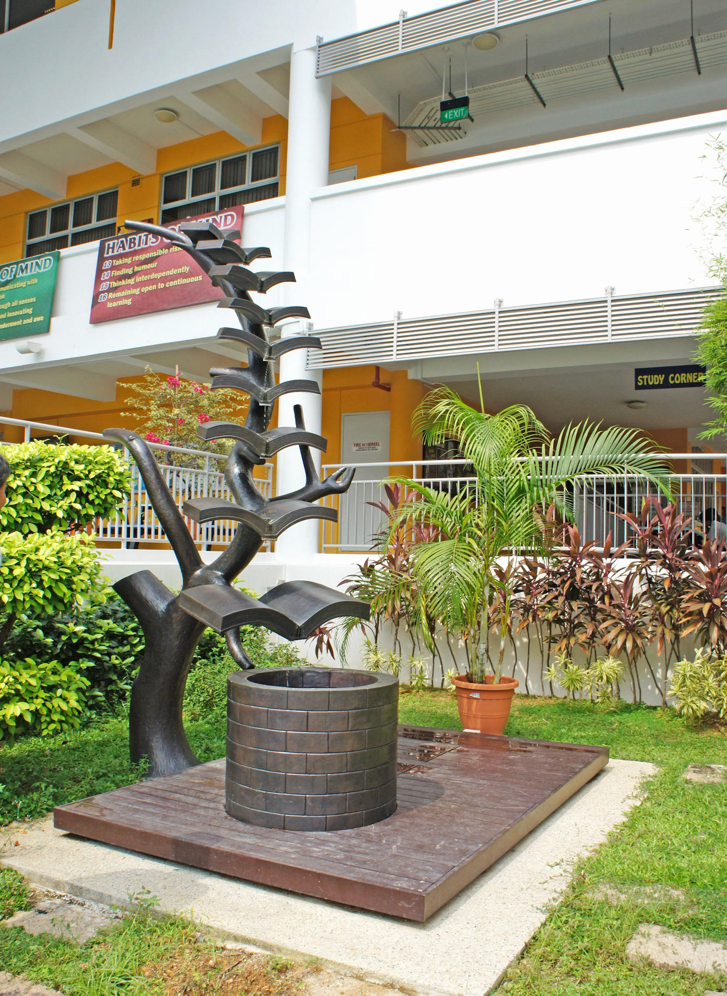 周炳麟校长 (Mr. Chew Peng Leng) . Cast Bronze & Forged Copper . 2010