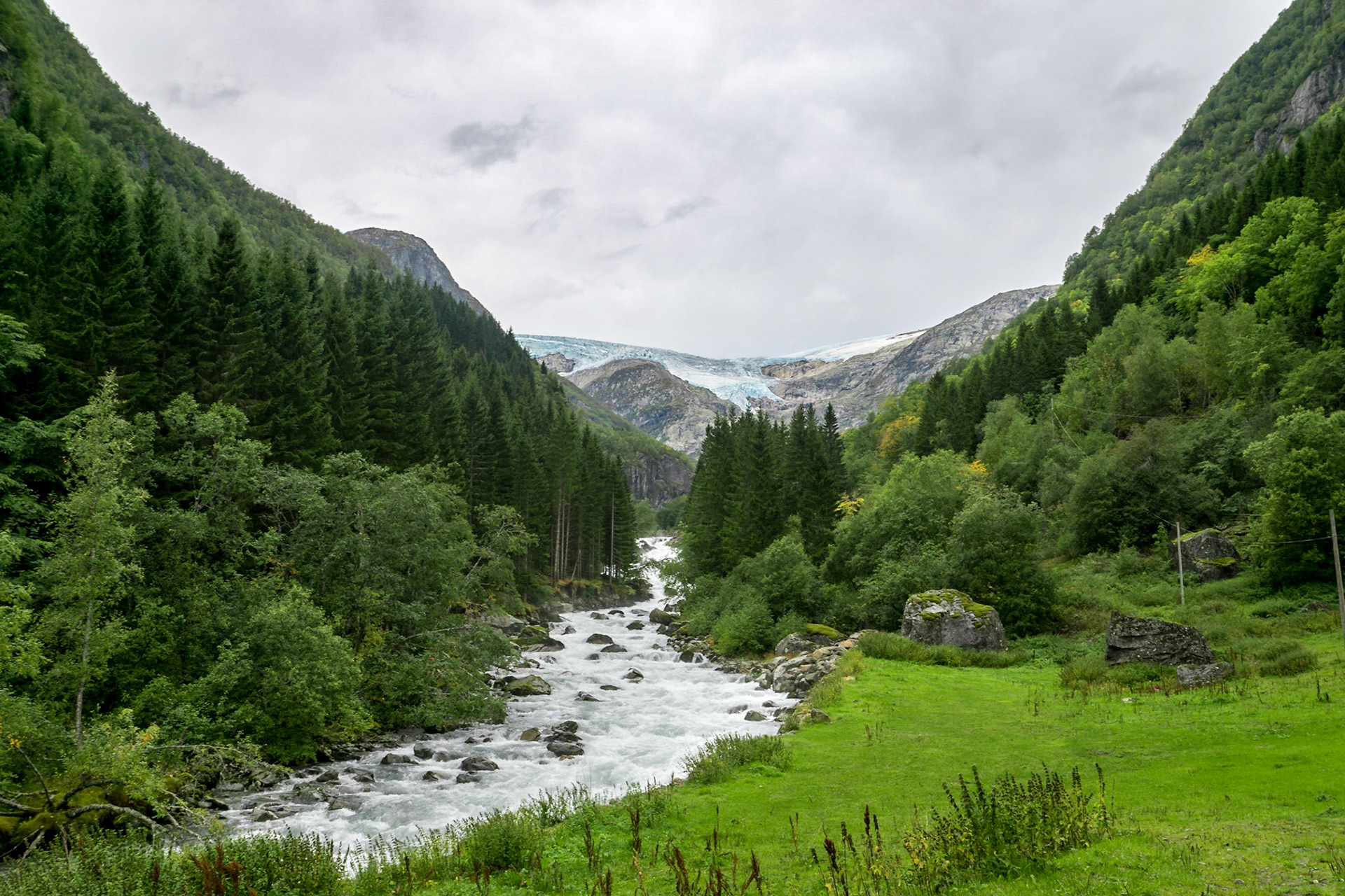 Sony ILCA-77M2 | DT 16-50mm F2.8 SSM @ ISO 50 | 22 mm | f/8 | 1/40 s