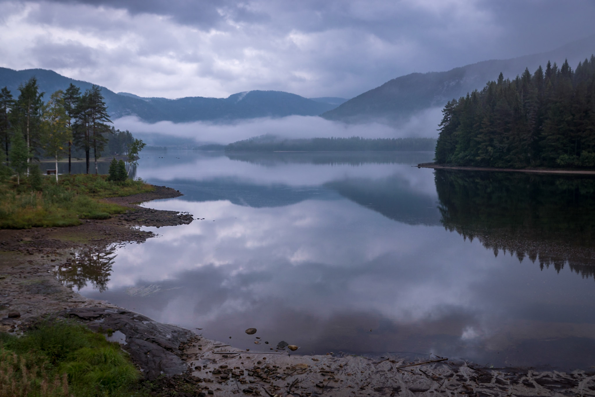 Sony ILCA-77M2 | DT 16-50mm F2.8 SSM @ ISO 100 | 22 mm | f/5 | 1/6 s