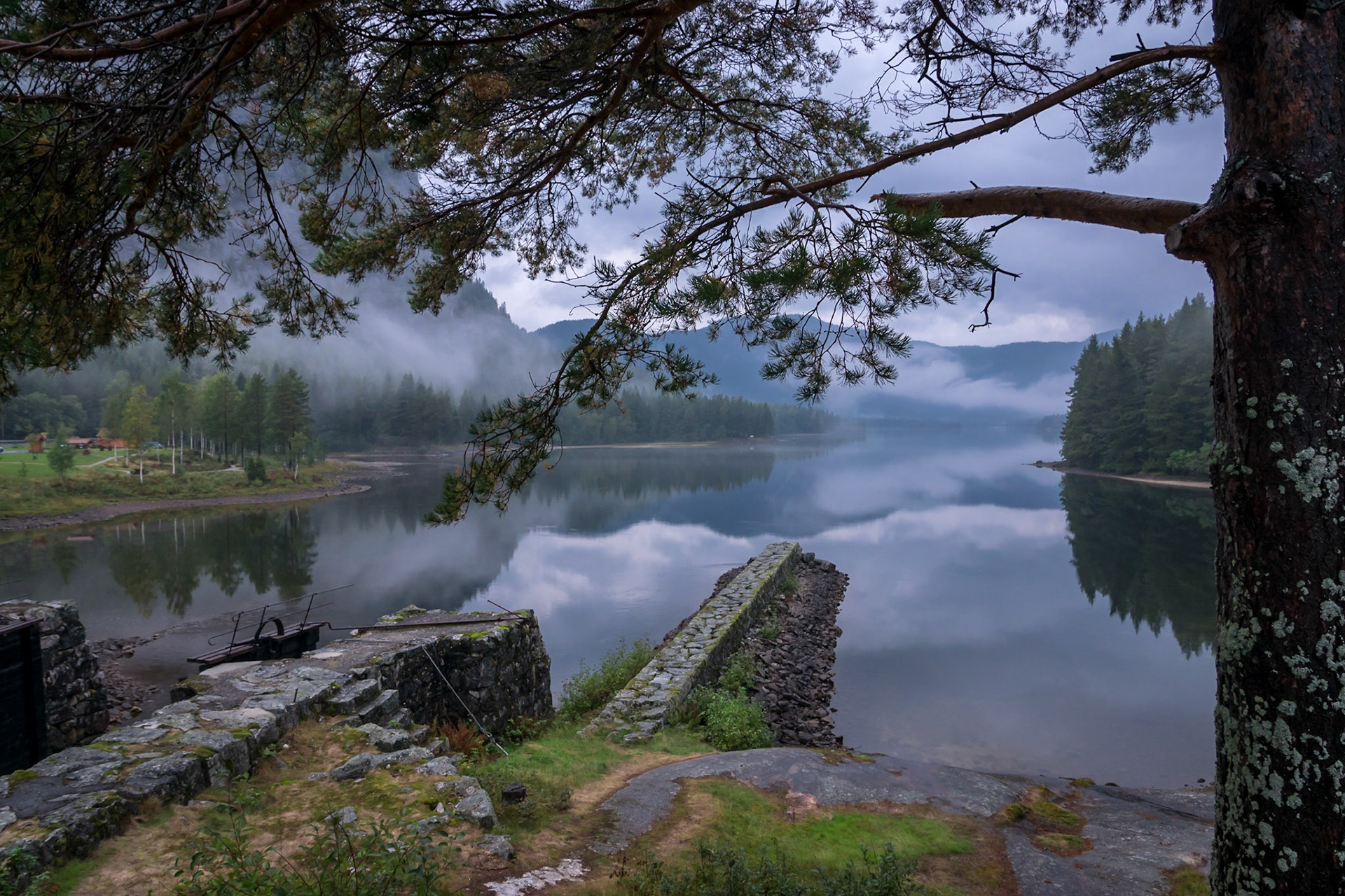 Sony ILCA-77M2 | DT 16-50mm F2.8 SSM @ ISO 400 | 16 mm | f/5 | 1/20 s