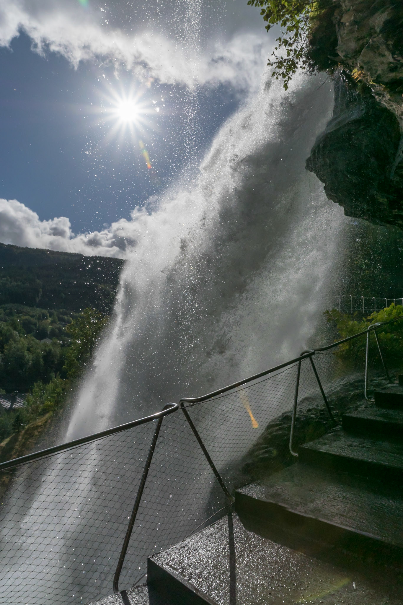 Sony ILCA-77M2 | DT 16-50mm F2.8 SSM @ ISO 400 | 16 mm | f/13 | 1/2000 s