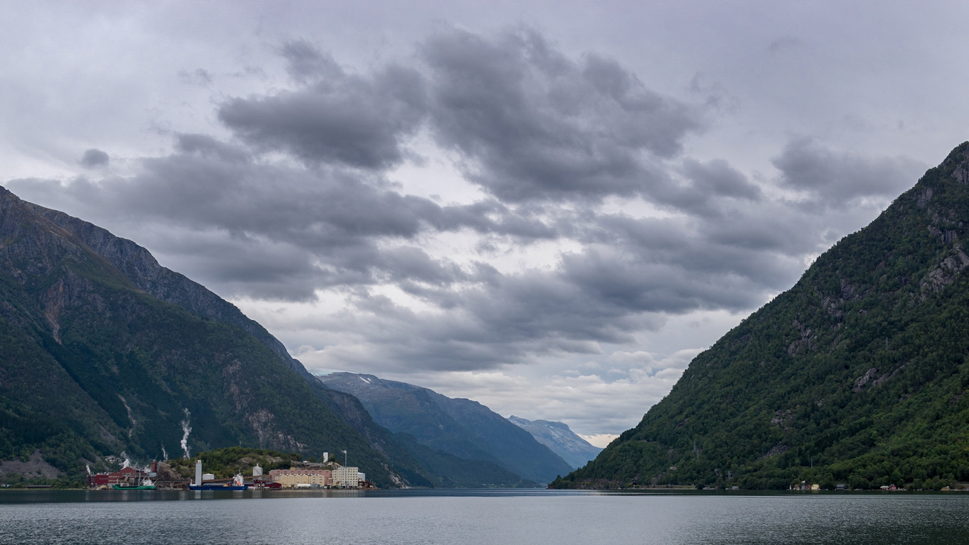 Sony ILCA-77M2 | DT 30mm F1.4 @ ISO 100 | 30 mm | f/5 | 1/200 s