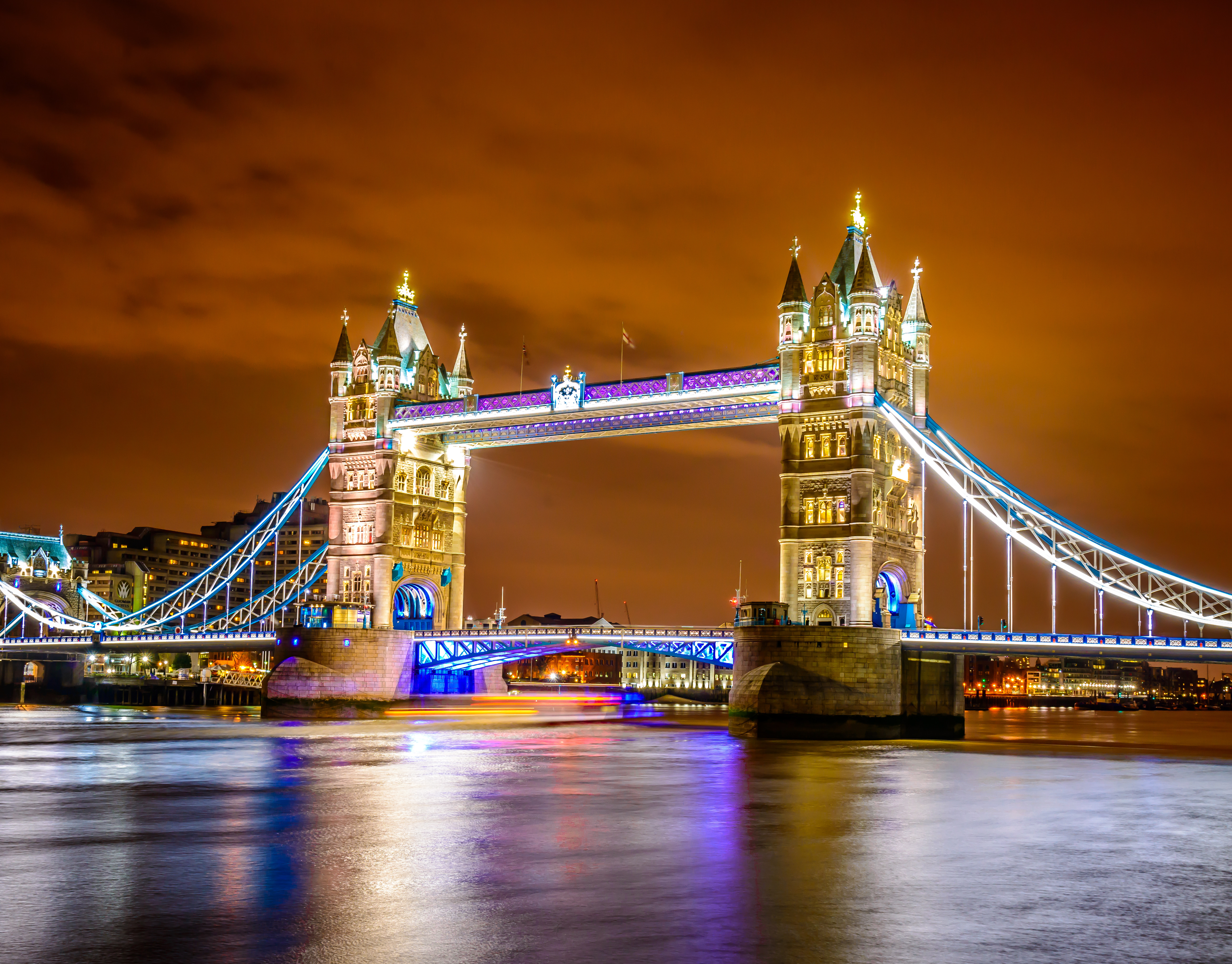 World london. Ночной Тауэрский мост. Тауэрский мост ночью. Тауэрский мост г Лондон Англия. Лондон Тауэрский мост вечером.