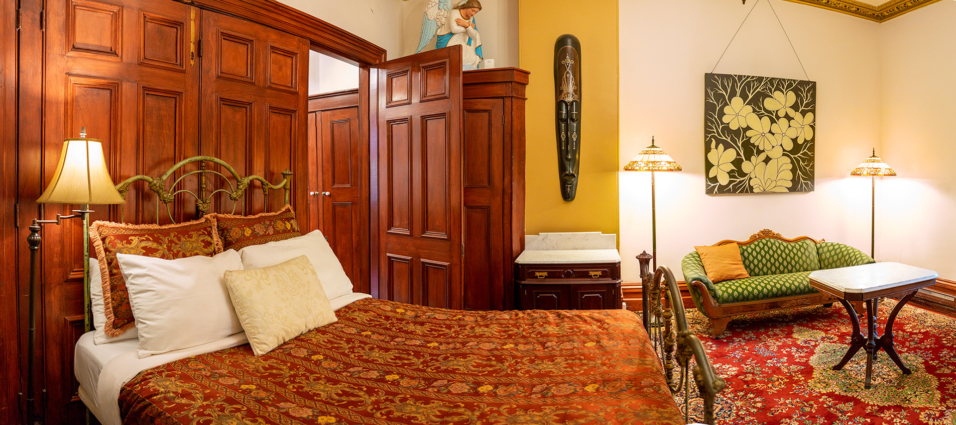 Second bedroom with Queen size bed