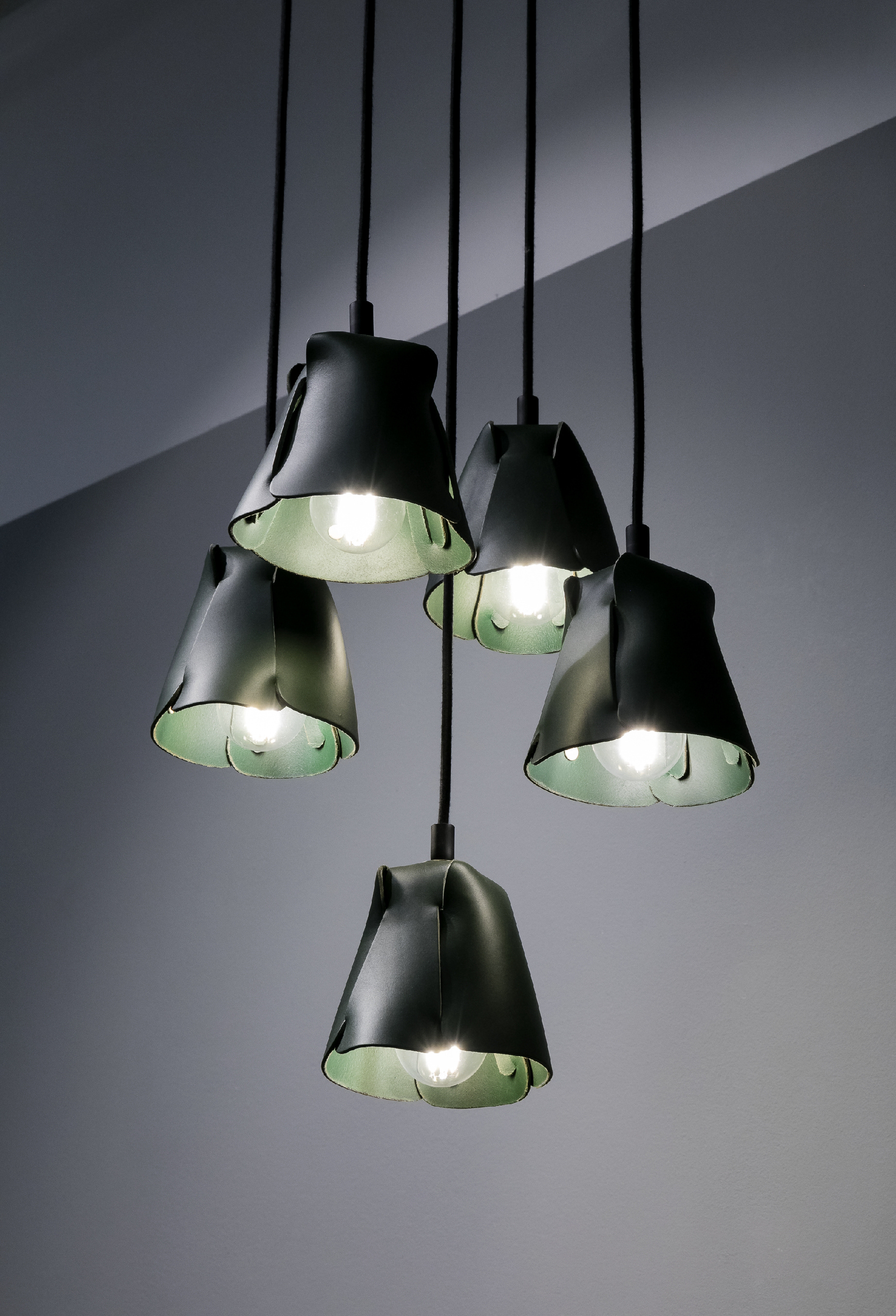 Grappes de 5 'loupiotes' coloris vert bouteille - 650€