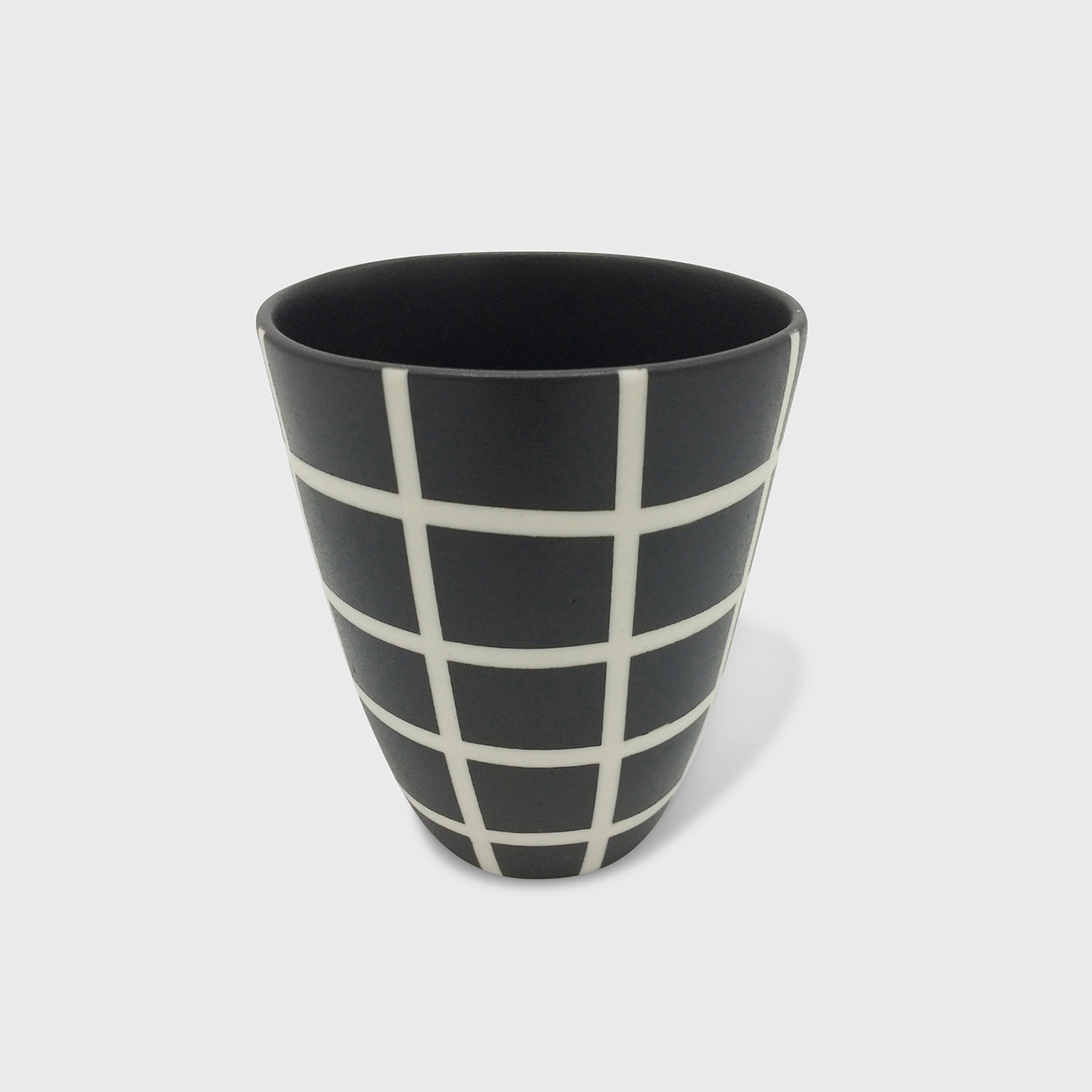 Tasse à café en porcelaine noir & blanc 16€ Motif unique