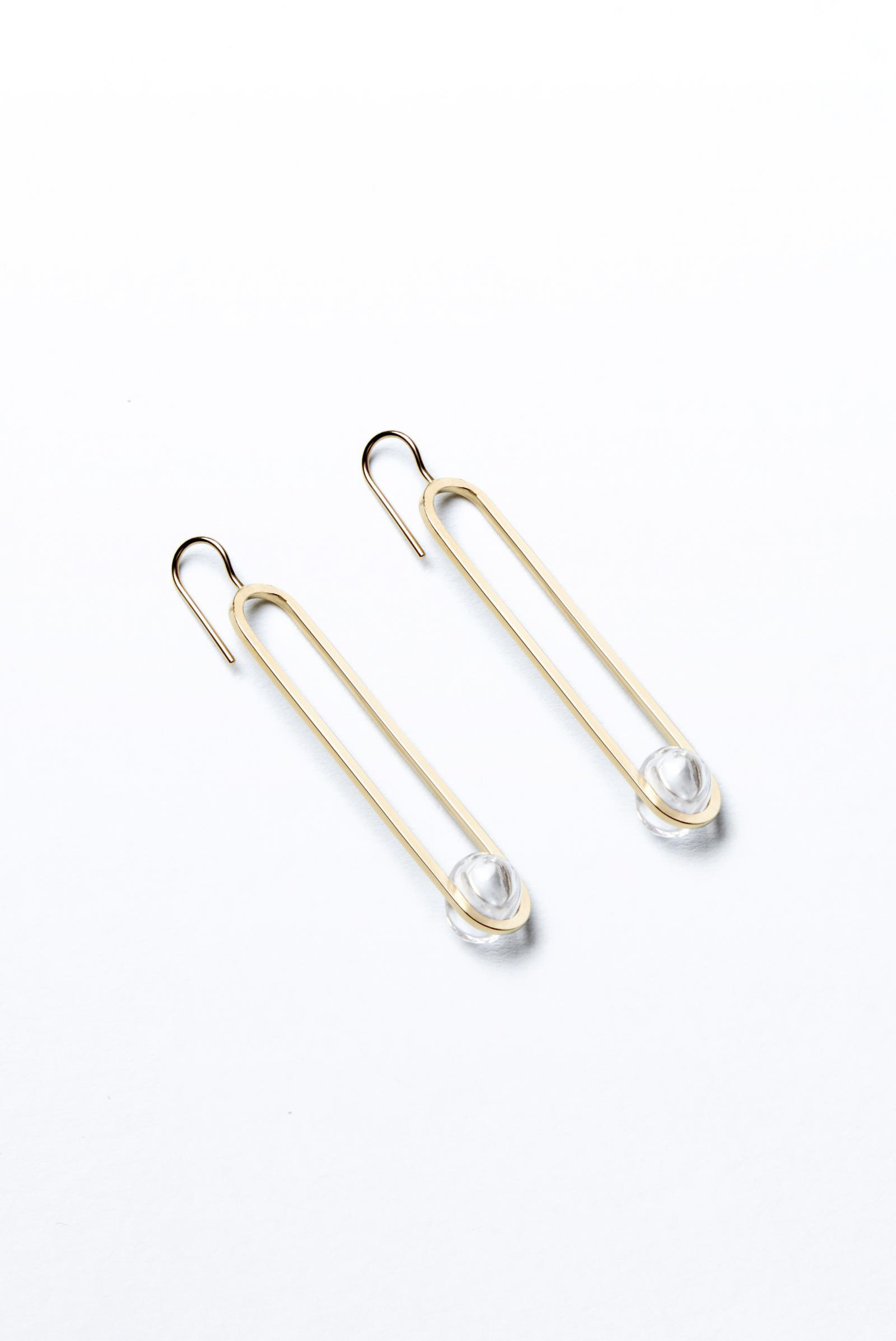 Boucles d'oreilles longues en vermeil et verre soufflé - 210€