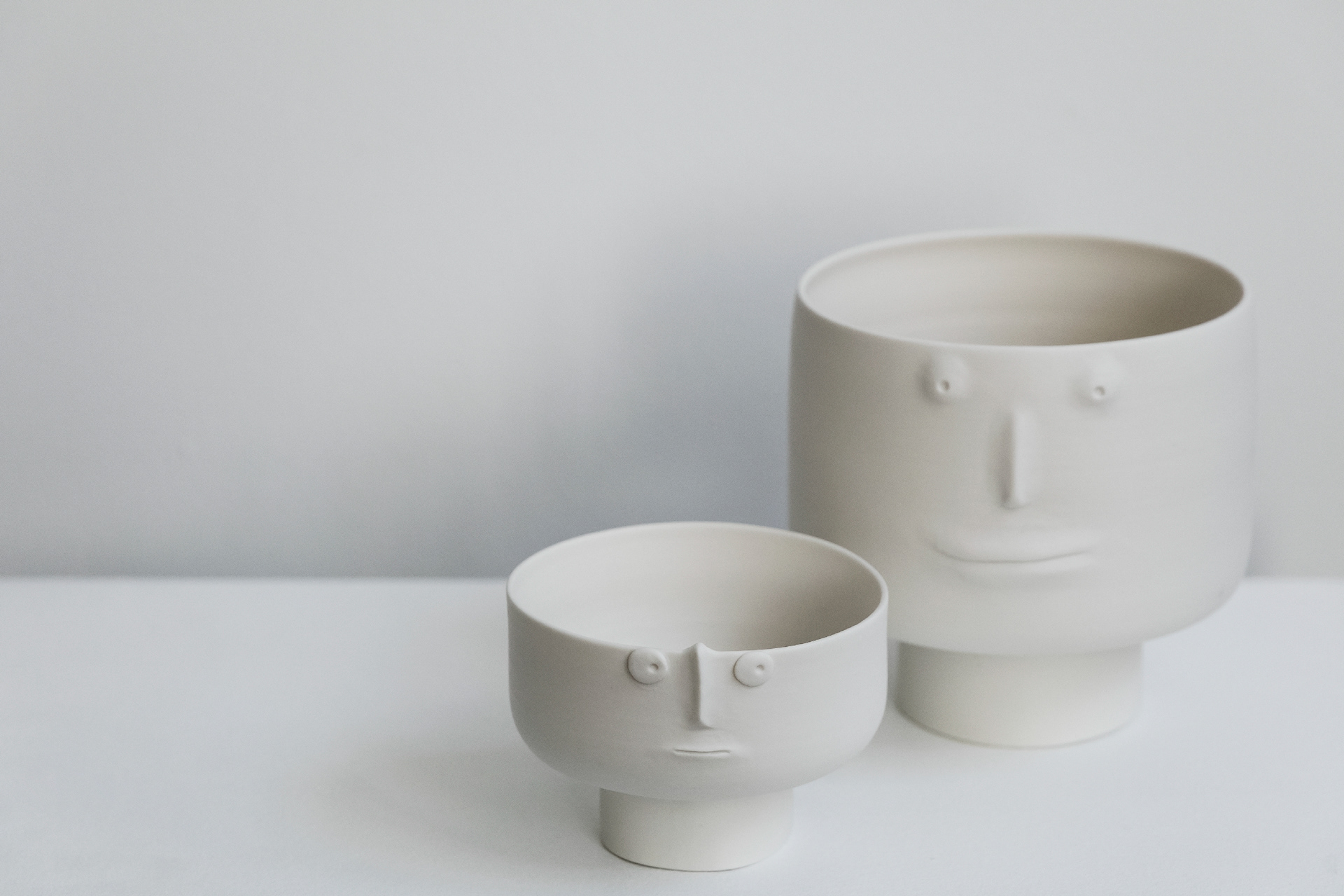 Pot visages en porcelaine : trois tailles différents 52€ / 65€ / 82€