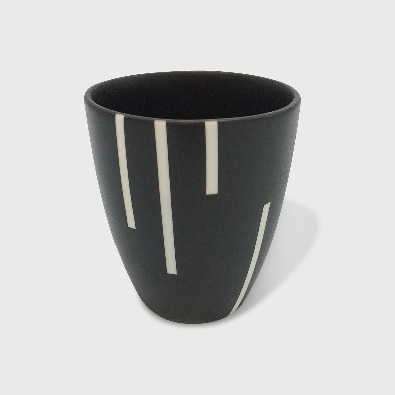 Tasse à café en porcelaine noir & blanc 16€ Motif unique
