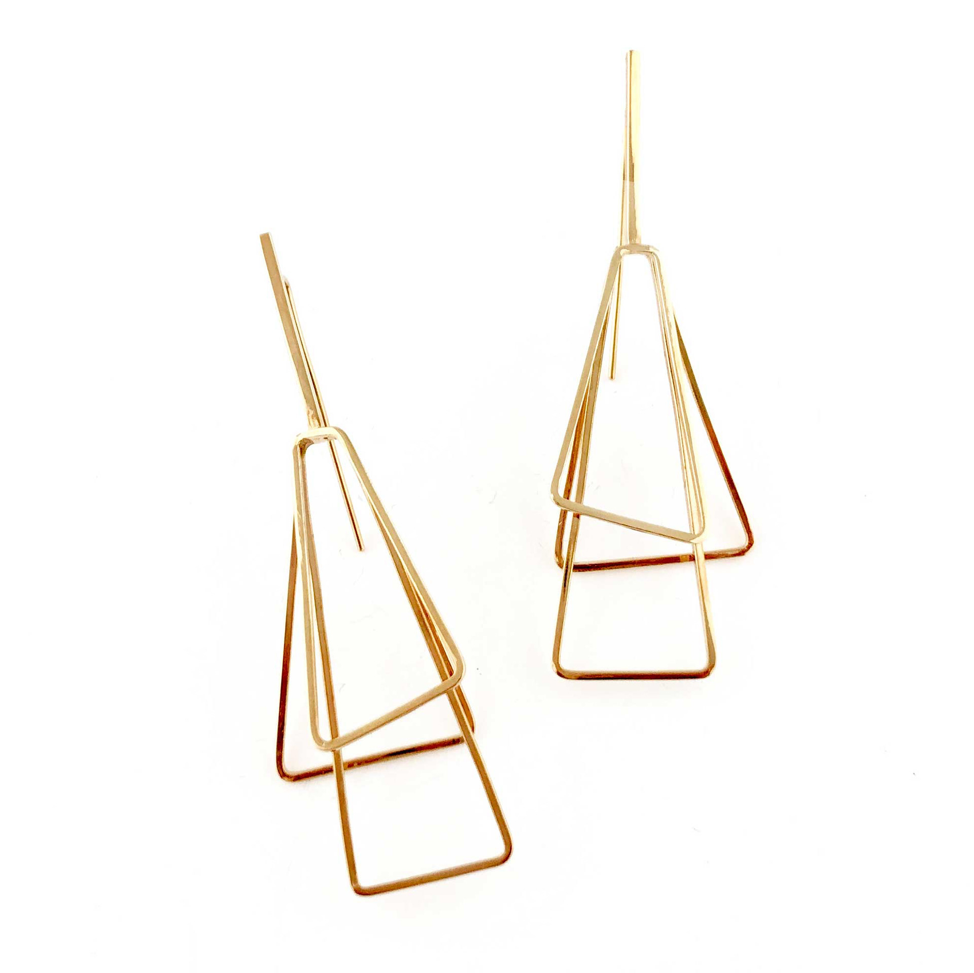 Boucles d'oreilles géométriques en laiton doré à l'or fin - 100€ Ref. AA-BOTO