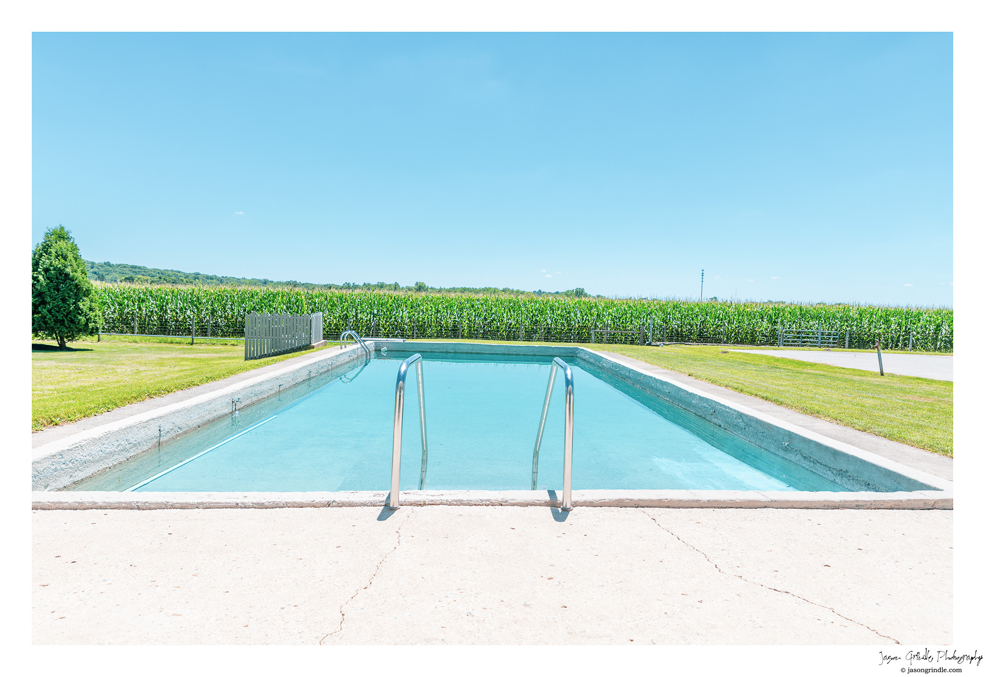 Midwestern Swimming Pool ©2018