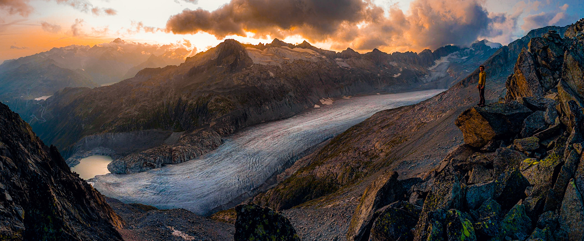 Sonnenuntergang über dem Rhonegletscher, Wallis, Schweiz