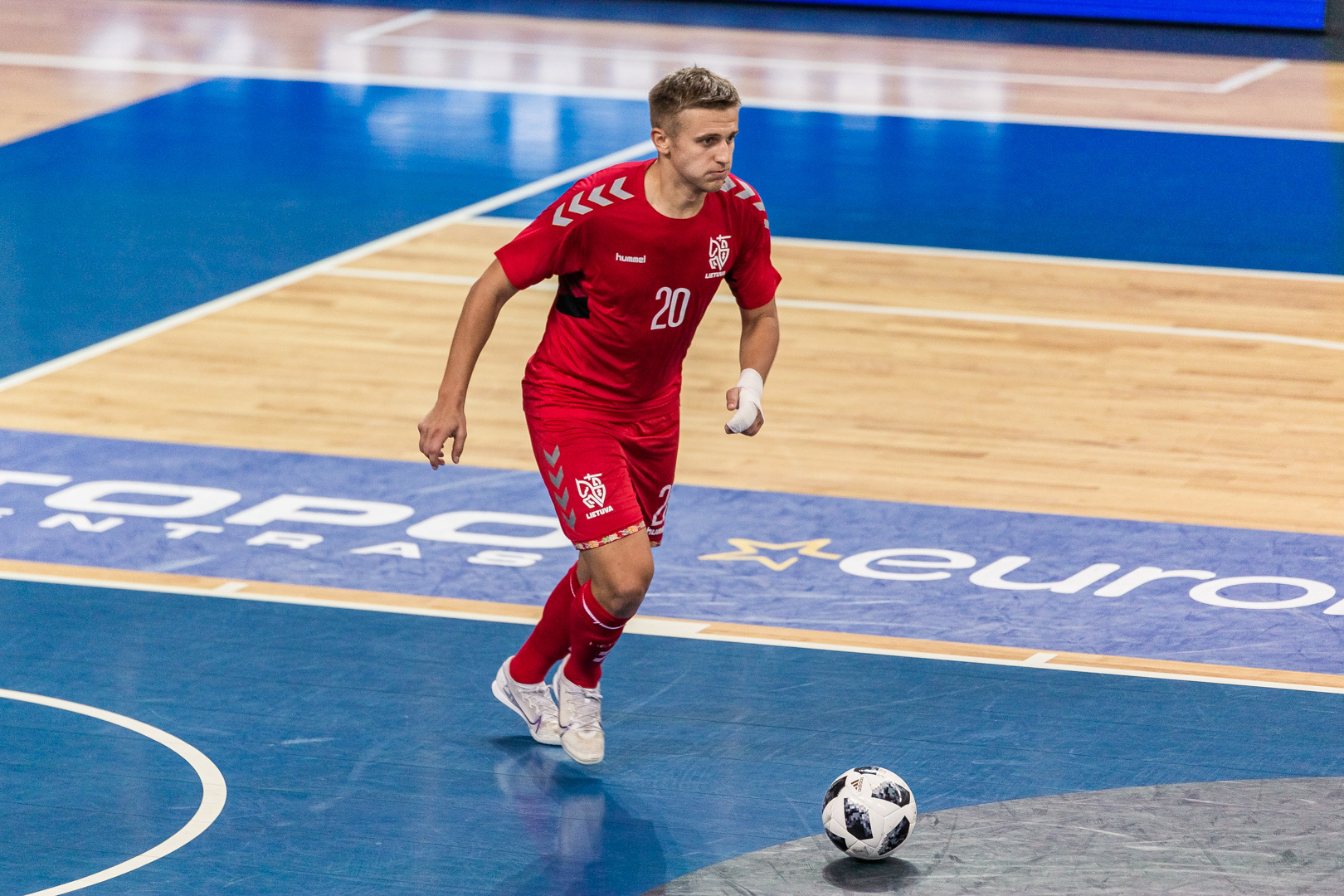 Lietuvos salės futbolo rinktinės žaidėjas, atrankos rungtynių į Europos čempionatą metu