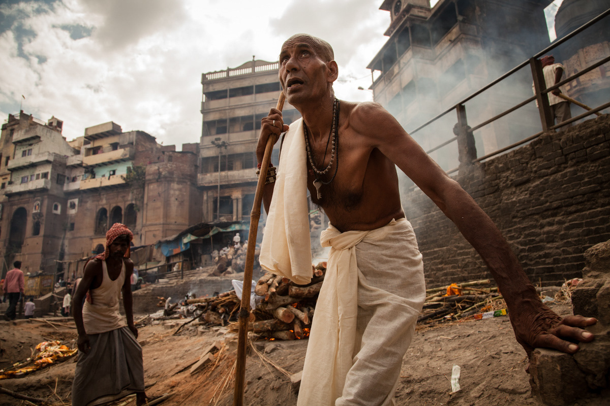MANU VALCARCE Documentary photographer & Filmmaker - MANIKARNIKA GHAT