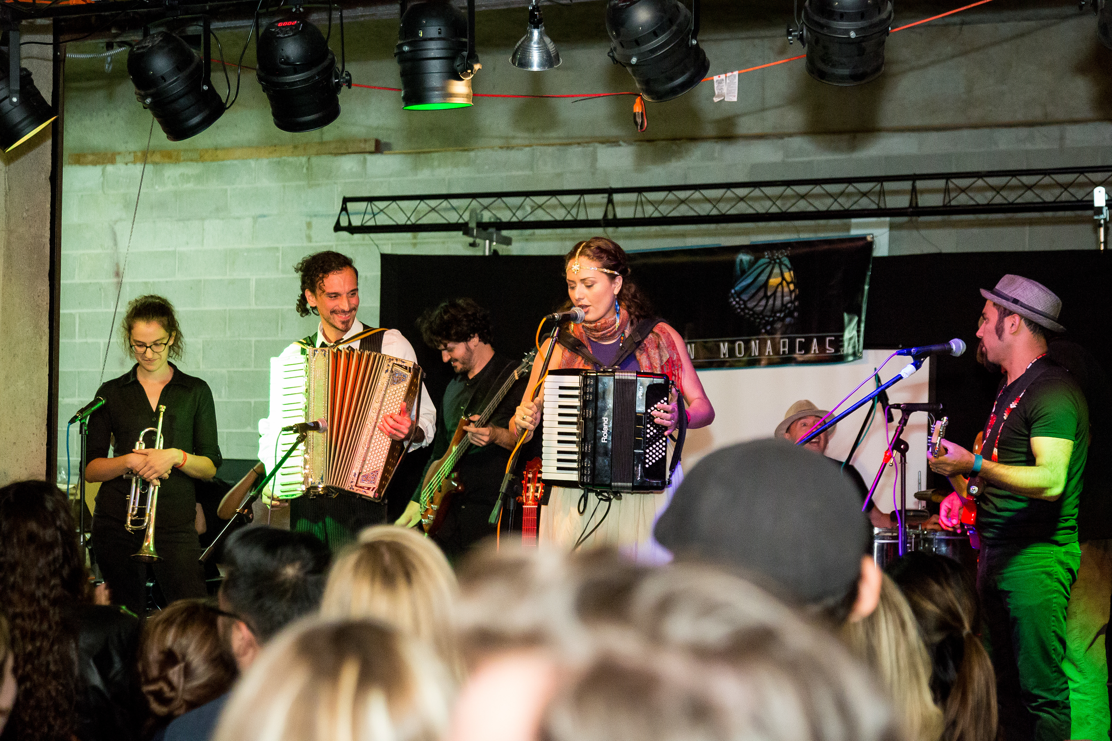 Son Monarcas performs Latin Fusion music