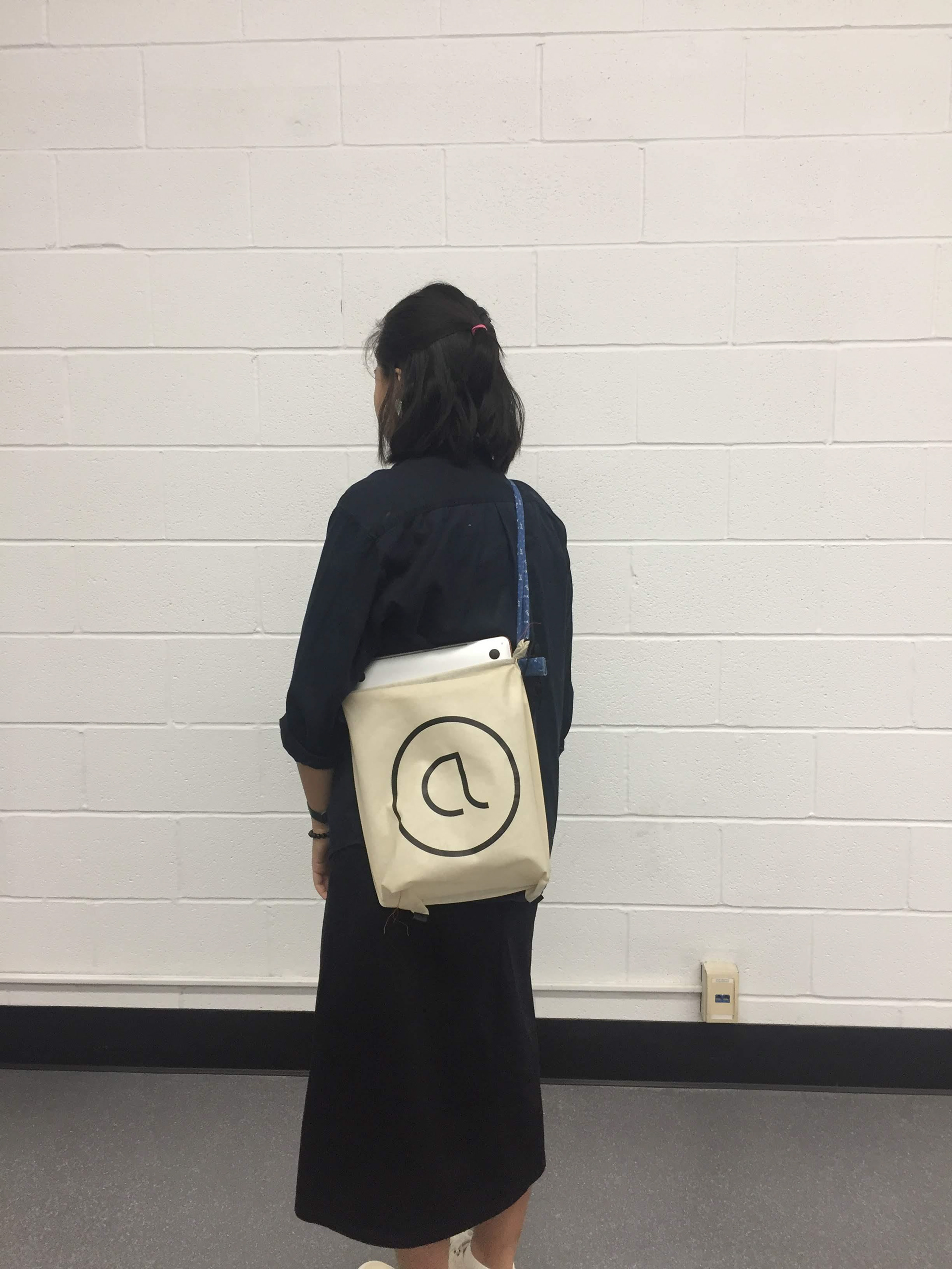 Mizuka Bazooka - Minimalist Messenger Bag Design
