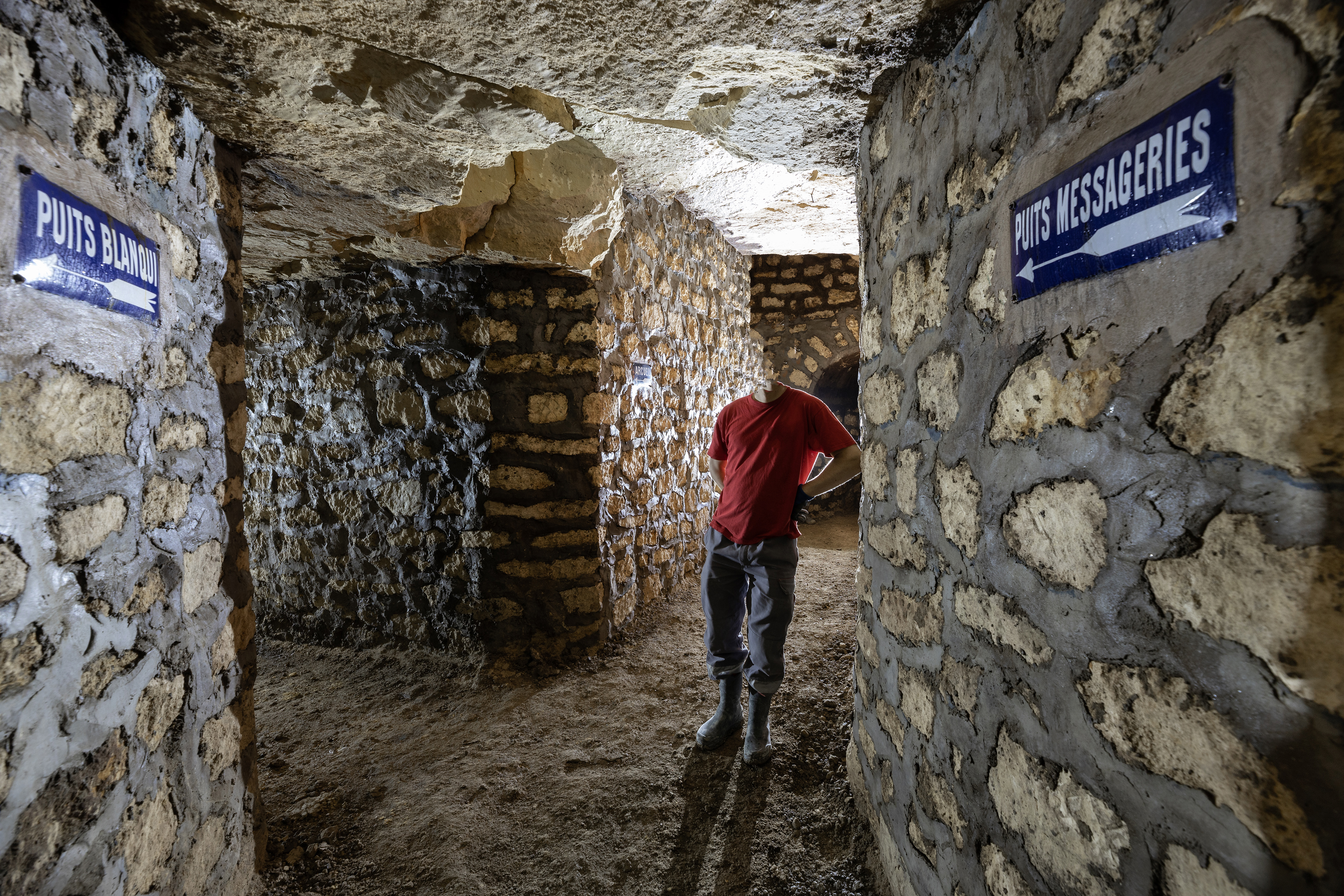 Plaques indiquant les sorties