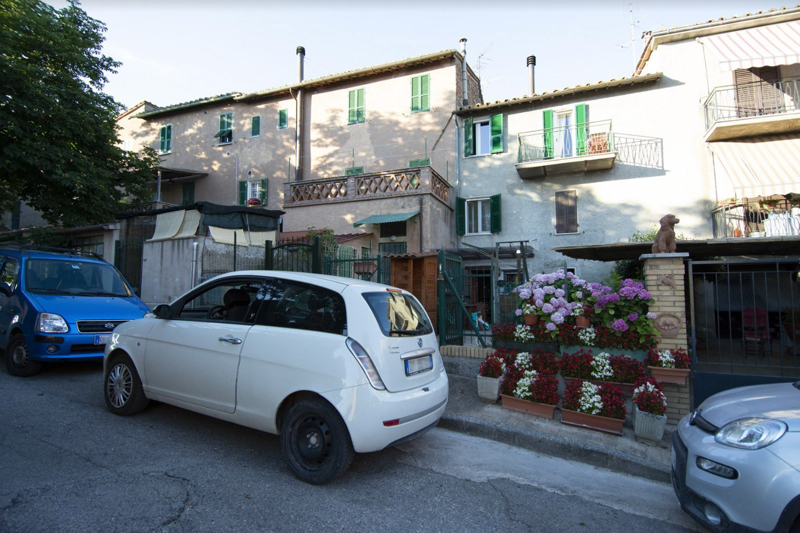 Parcheggio riservato davanti al cortile