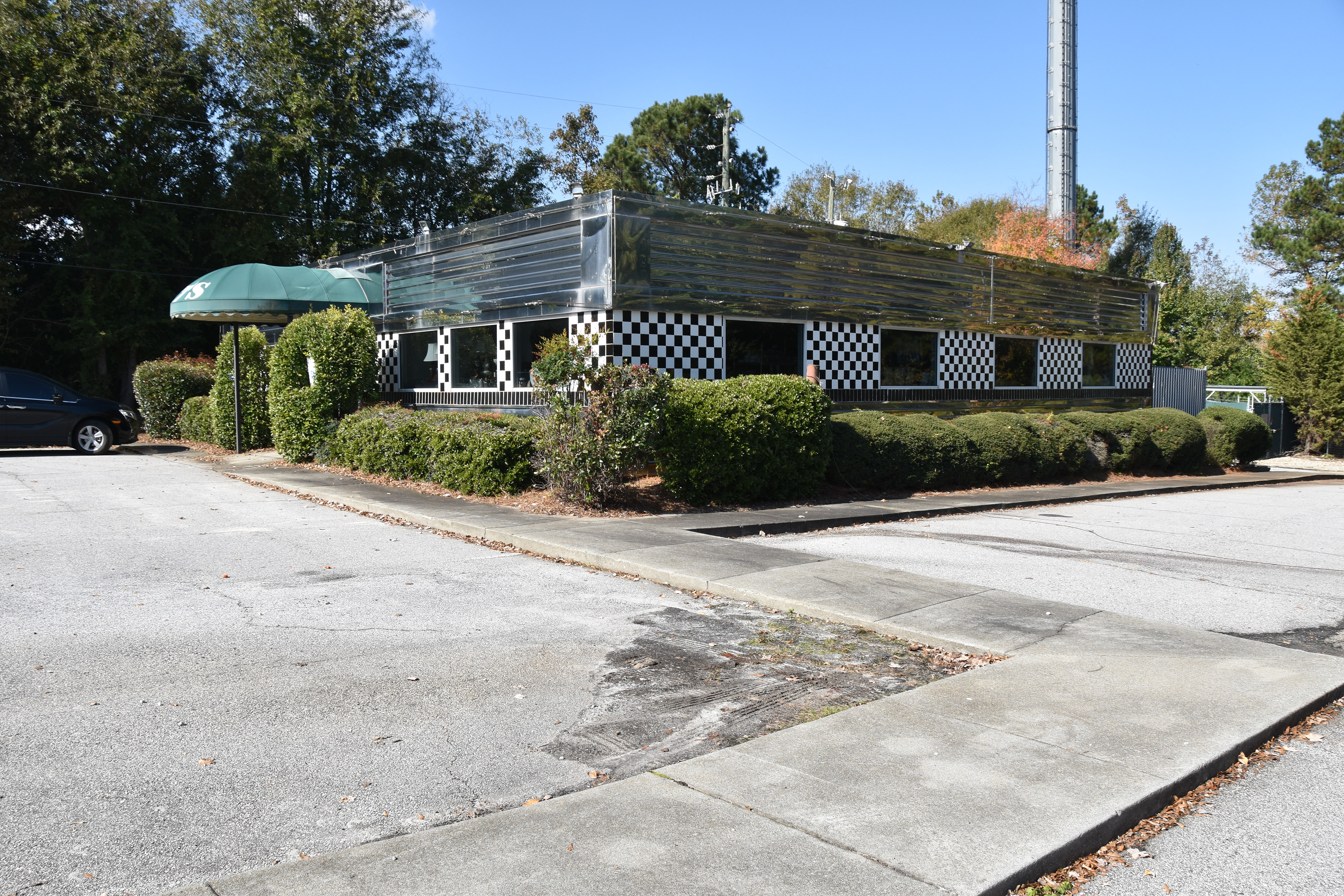 DINER EXTERIOR LOCATION BEFORE