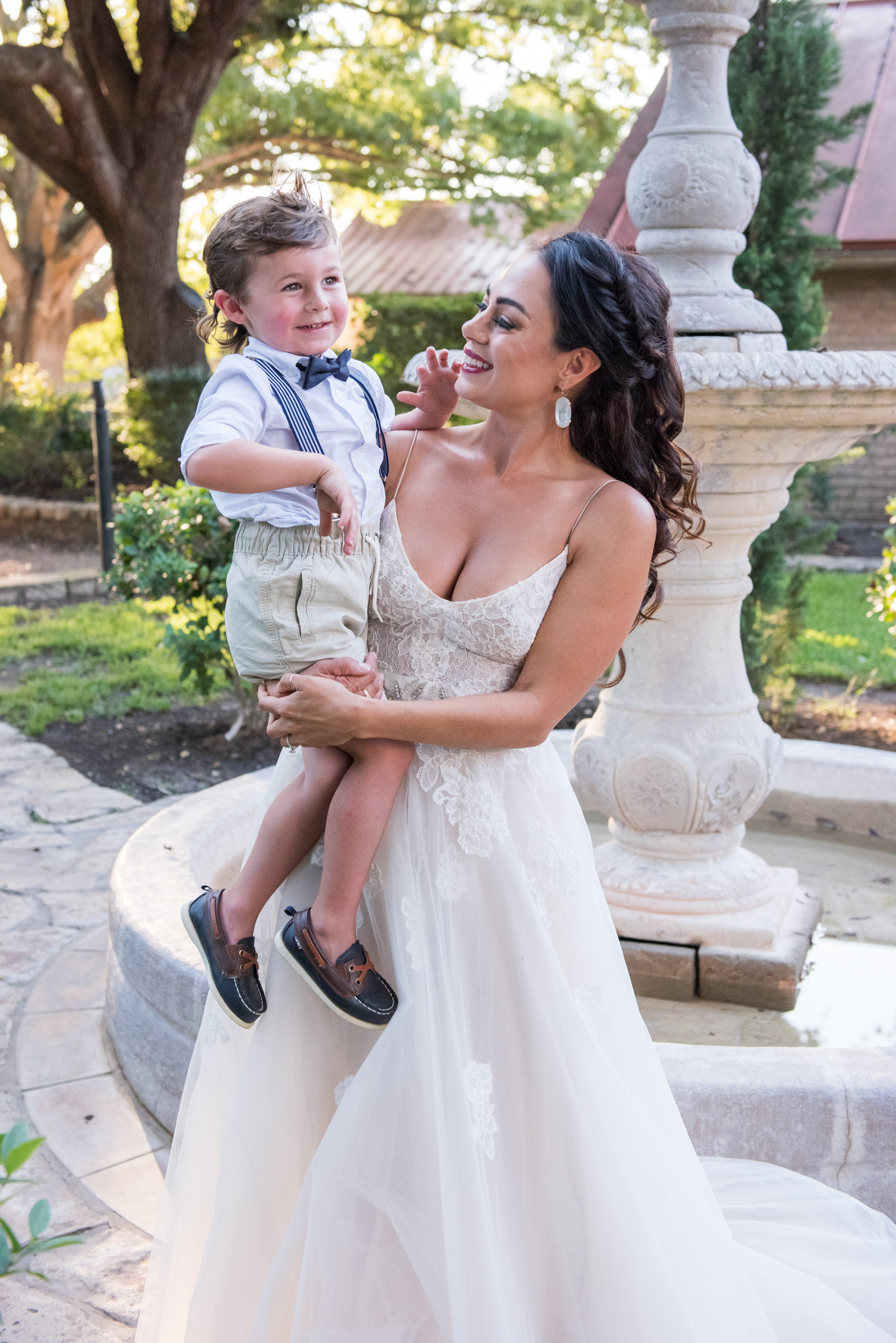 Wedding Day Photos taken in Brenham, TX by Wedding Photographer Aaron Resop @ permavista ranch & resort, Brenham, TX 77833