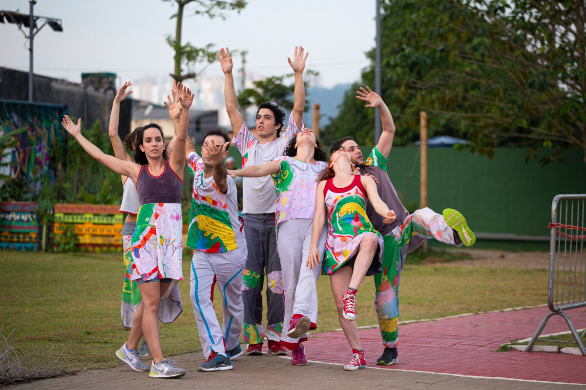 Os 4 Elementos da Natureza na Educação Escolar: Ninhos. Com Balagandança Cia. Sesc Campo Limpo, 2019.