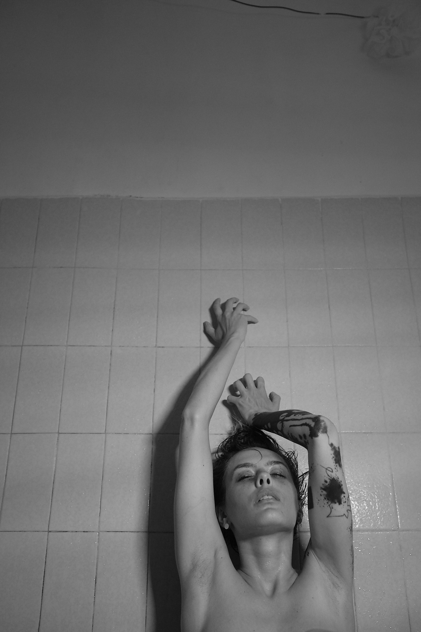boudoir bathroom black and white ruby rose style
