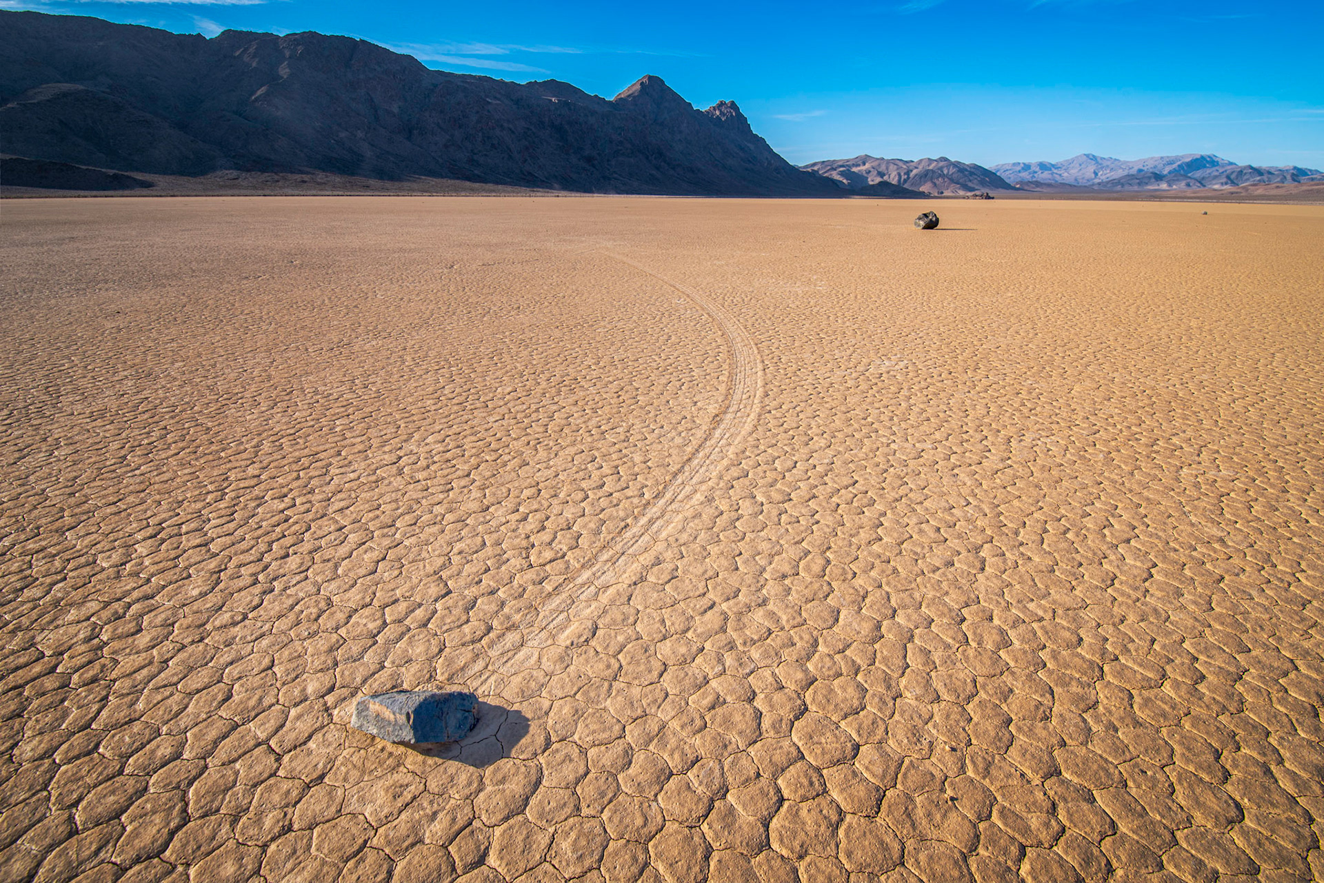 Late afternoon at Racetrack Playa.Death Valley National ParkCaliforniaFebruary 18, 2020Pentax K-1, HD PENTAX-D FA 15-30mm F2.8ED SDM WRISO 100 15 mm  ¹⁄₁₆₀ sec at ƒ / 18