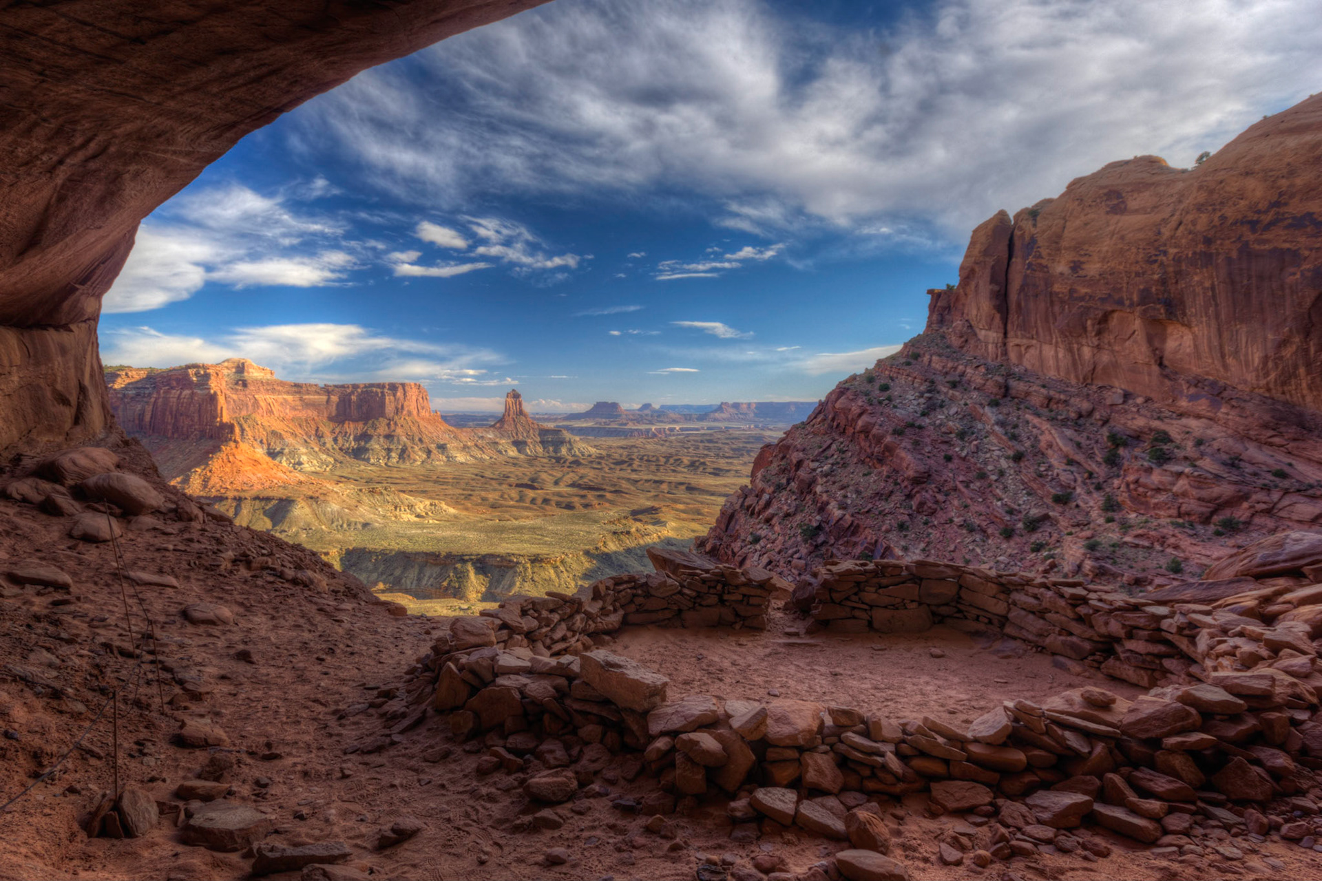 r o o m  w i t h  a  v i e w  11754Canyonlands National ParkUtahMay 19, 2015PENTAX K-3, Sigma 10-20mm f/4-5.6 EX DCISO 100 13 mm  ¹⁄₁₅ sec at ƒ / 11
