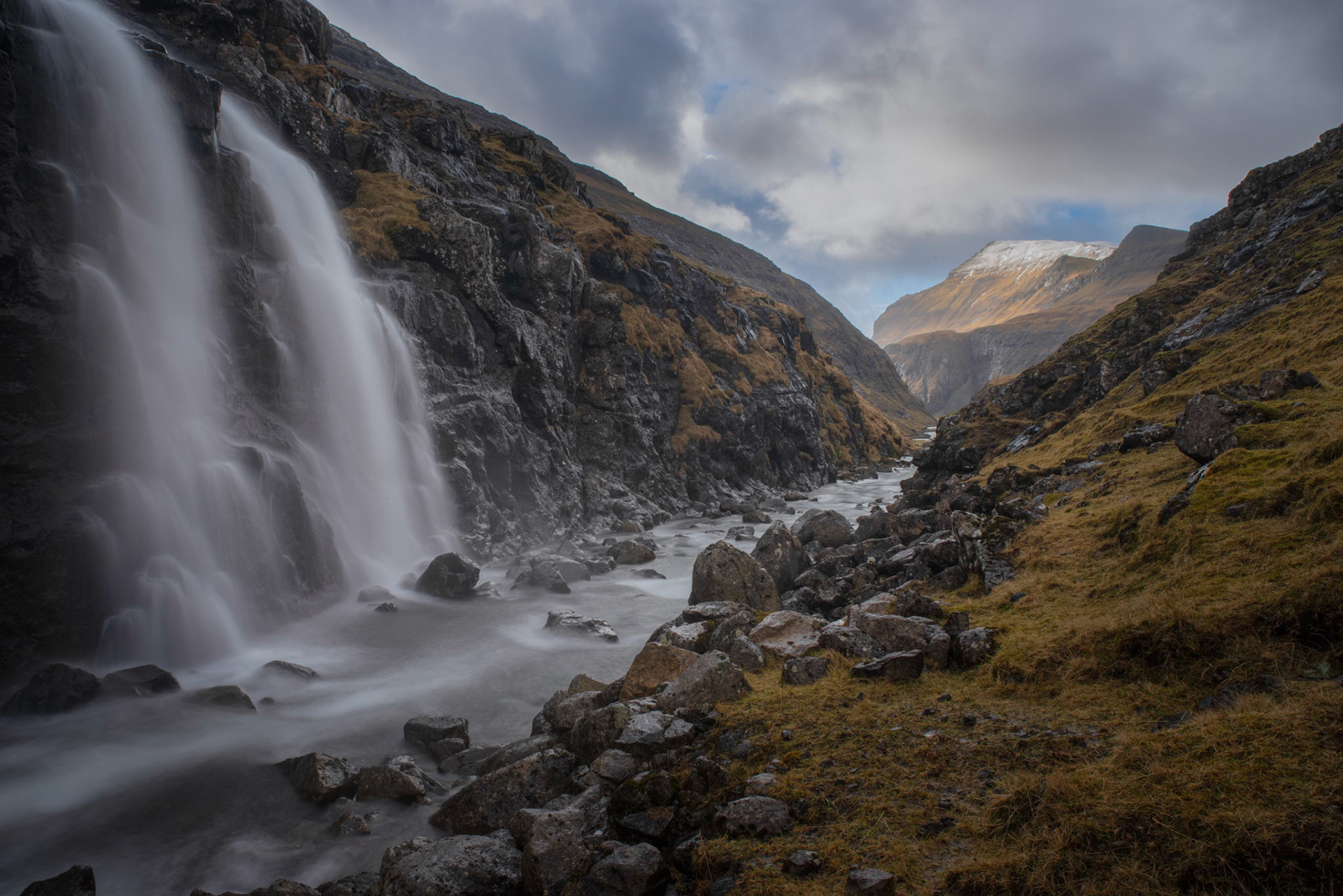 A small waterfall near the village of SaksunSaksun, Streymoy, Faroe IslandsMarch 24, 2019Pentax K-1, HD PENTAX-D FA 24-70mm F2.8ED SDM WRISO 100 24 mm  ¹⁄₁₅ sec at ƒ / 18