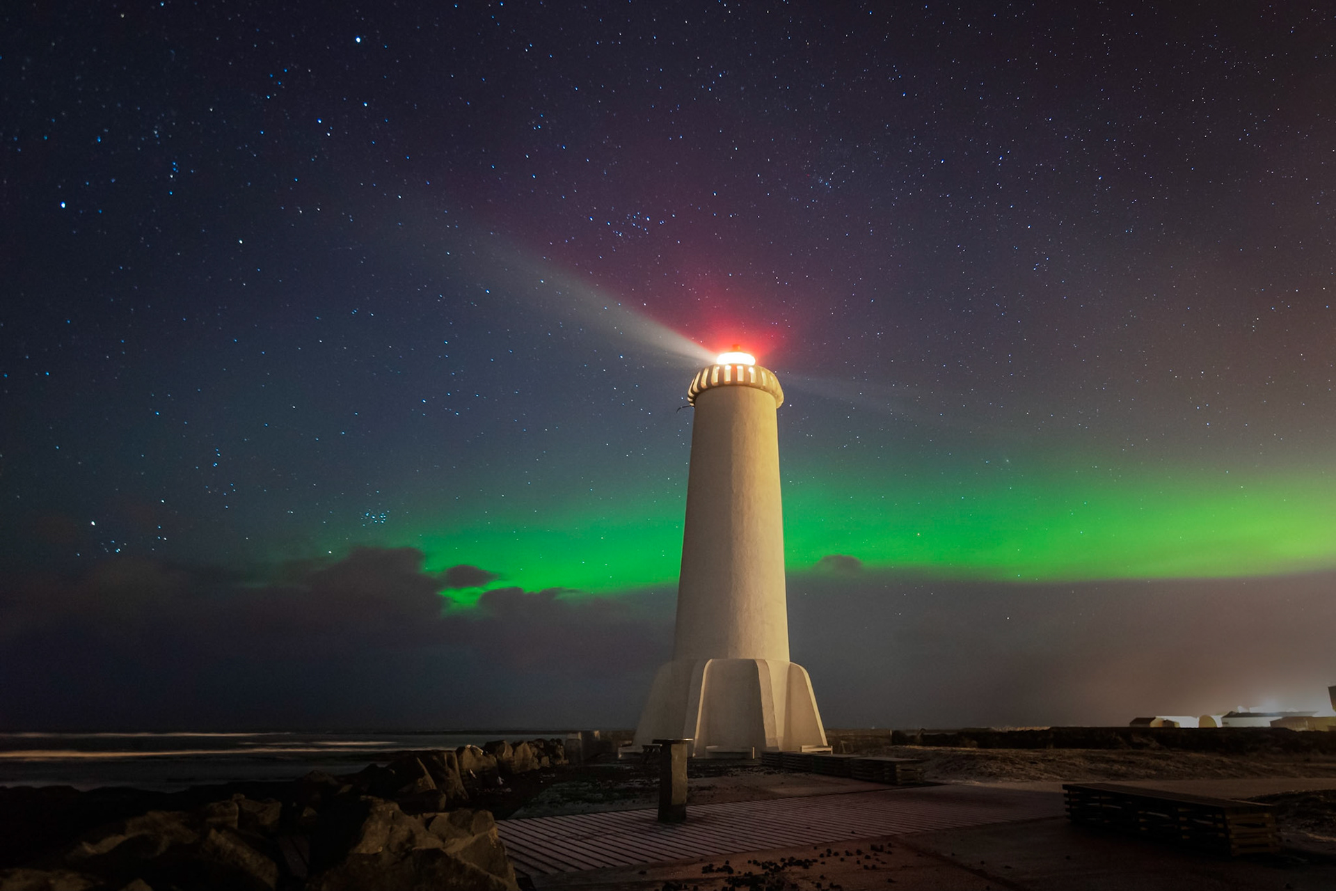 Northern Lights at the Akranes lighthouseVesturland, IcelandMarch 31, 2019Pentax K-1, HD PENTAX-D FA 15-30mm F2.8ED SDM WRISO 3200 19 mm  8.0 sec at ƒ / 2.8