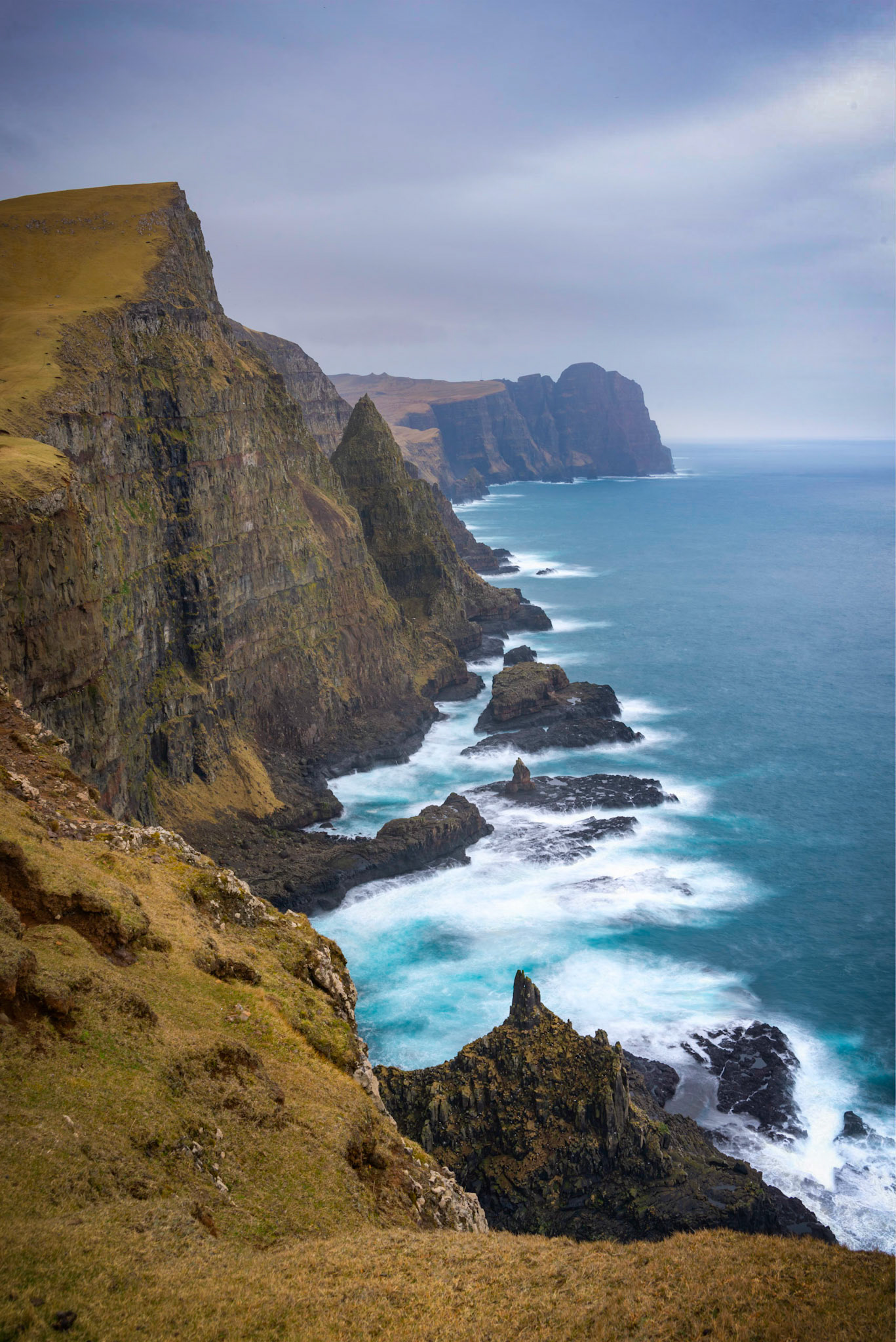 Western coastline of SuðuroySuðuroy, Faroe IslandsMarch 25, 2019Pentax K-1, TAMRON 28-300mm F3.5-6.3 Ultra zoom XRISO 100 34 mm  ¹⁄₂₀ sec at ƒ / 14