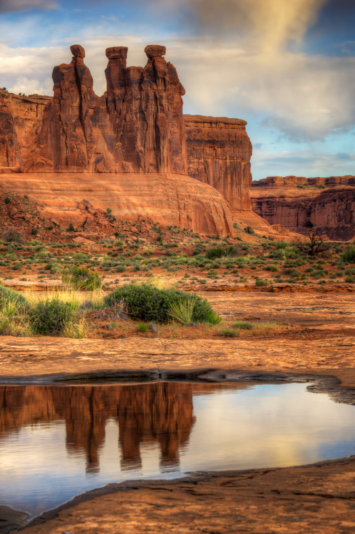 w h i s p e r s  11626Arches National ParkUtahMay 19, 2015PENTAX K-3, Sigma 18-250mm f/3.5-6.3 DC OS HSMISO 100 53 mm  ¹⁄₂₅ sec at ƒ / 11