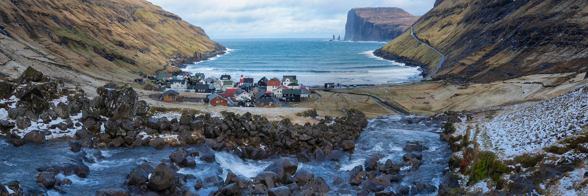 t j ø r n u v í k  14786Tjørnuvík, Streymoy, Faroe IslandsMarch 24, 2019Pentax K-1, TAMRON 28-300mm F3.5-6.3 Ultra zoom XRISO 100 63 mm  ¹⁄₁₅ sec at ƒ / 16