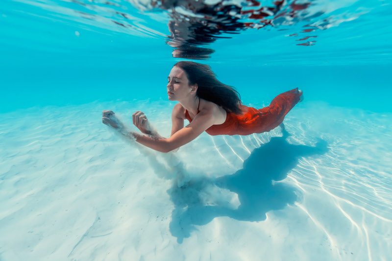 Джулия Хартманн Underwater