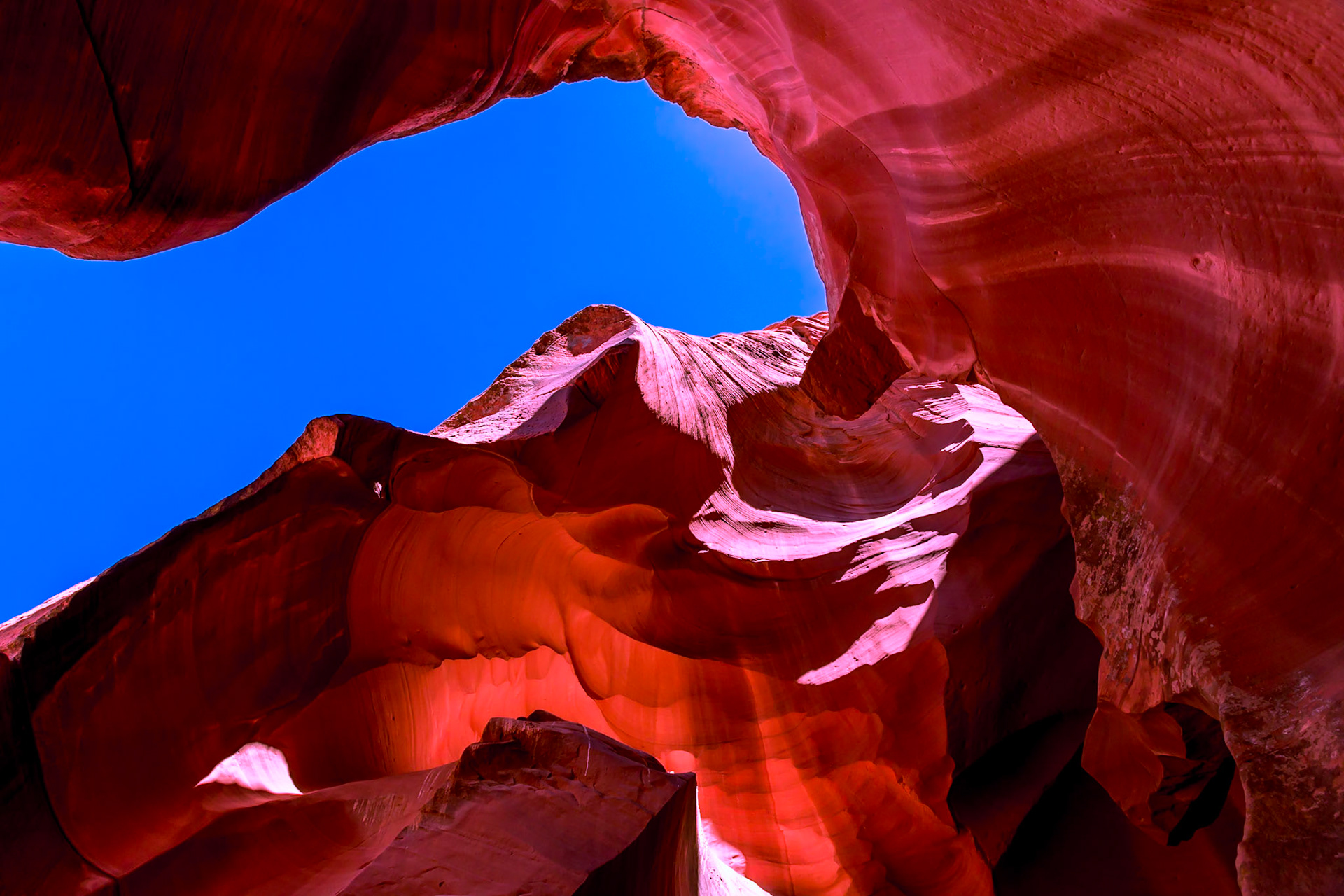 027 Glowing rocks in Antelope Canyon