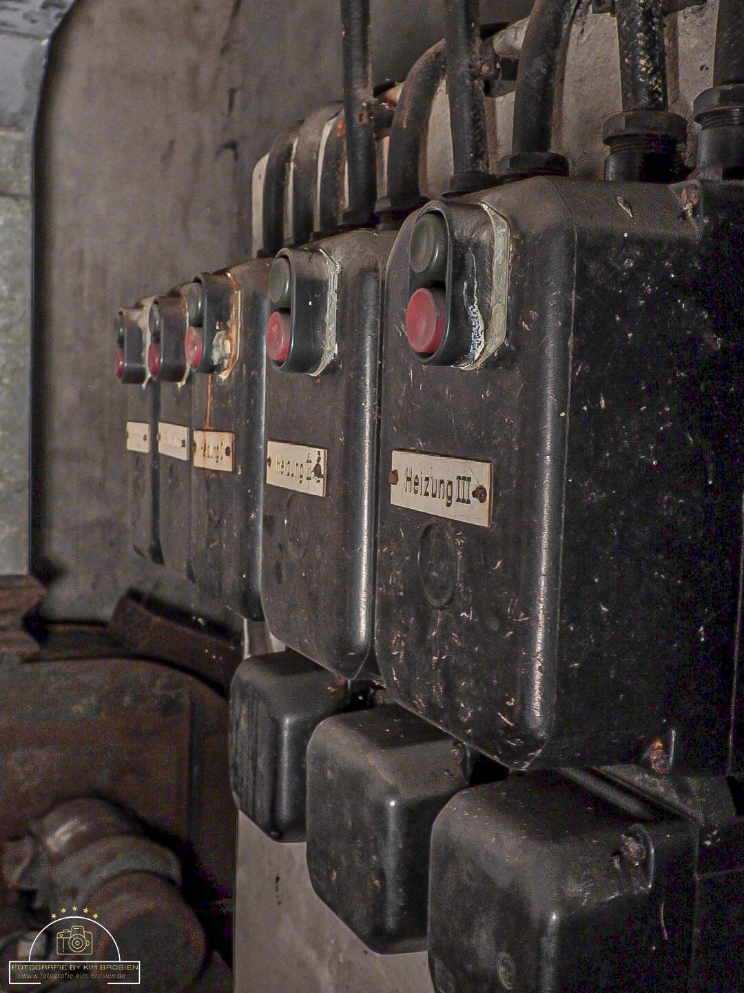 Schaltelektrik in einem Bunker