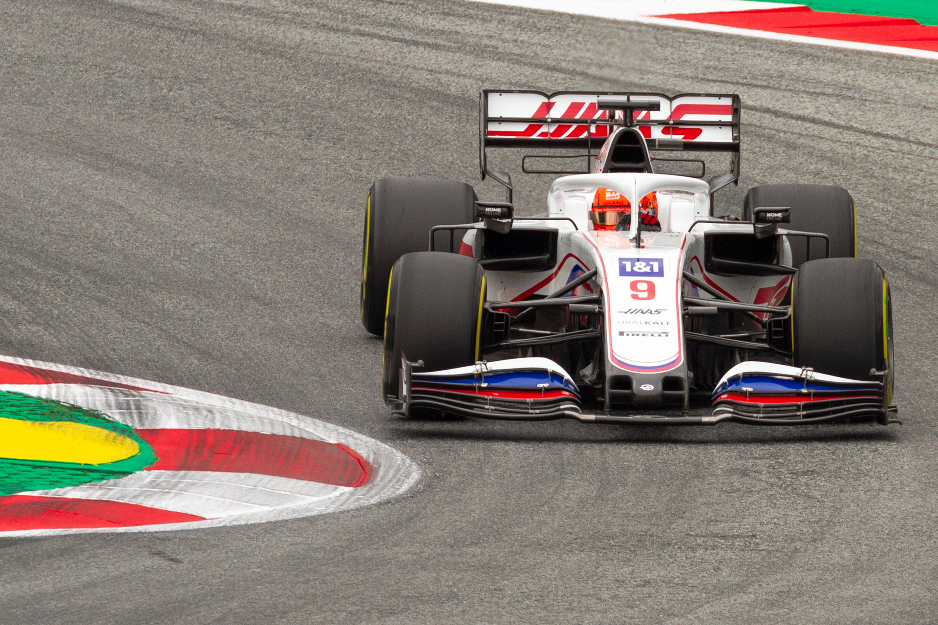 Nikita Mazepin in de Haas tijdens vrije training van de F1 op de Red Bulling Ring, Oostenrijk