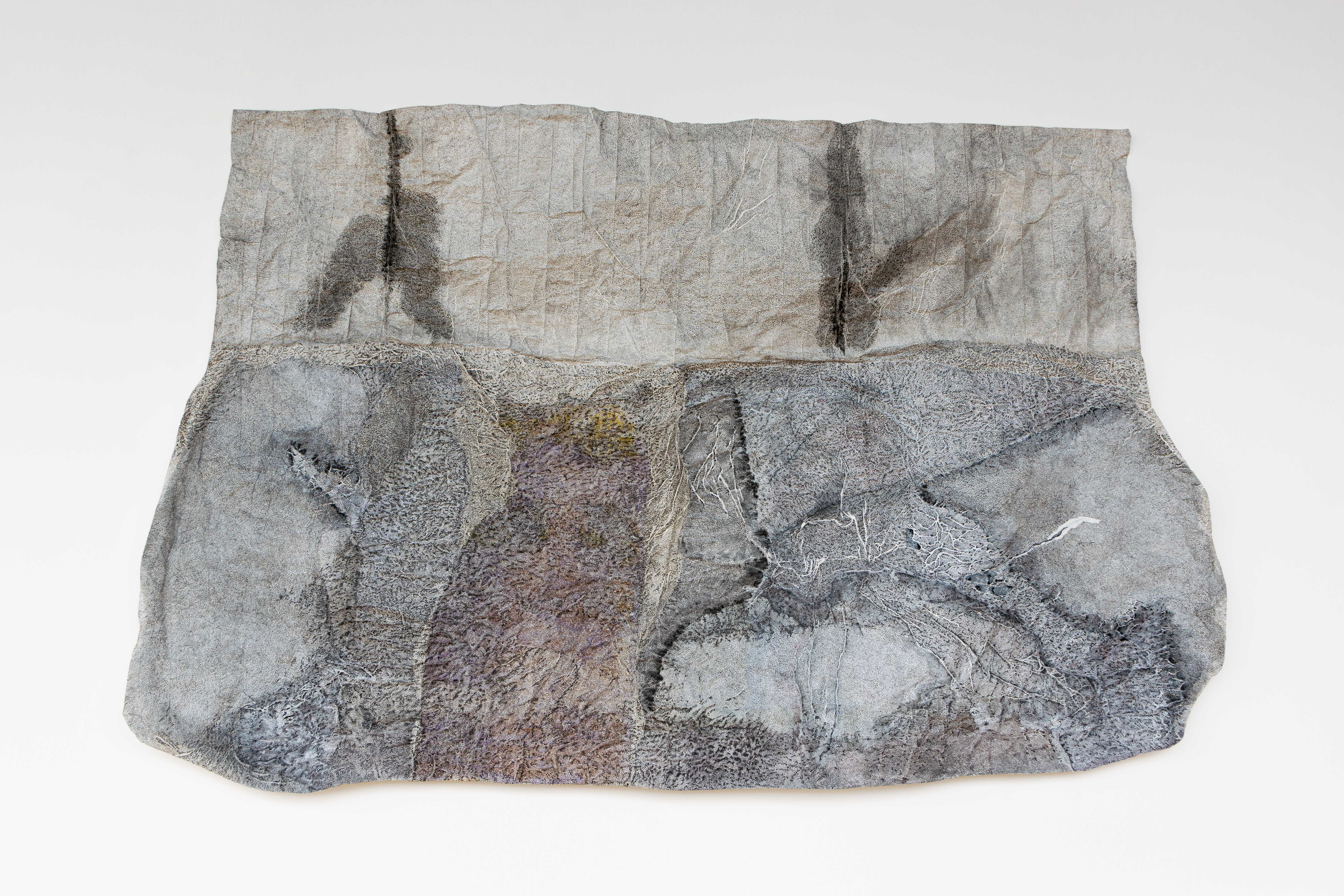 Desert Land | 2019 | 245 x 380 cm | shaped paper | mixed media